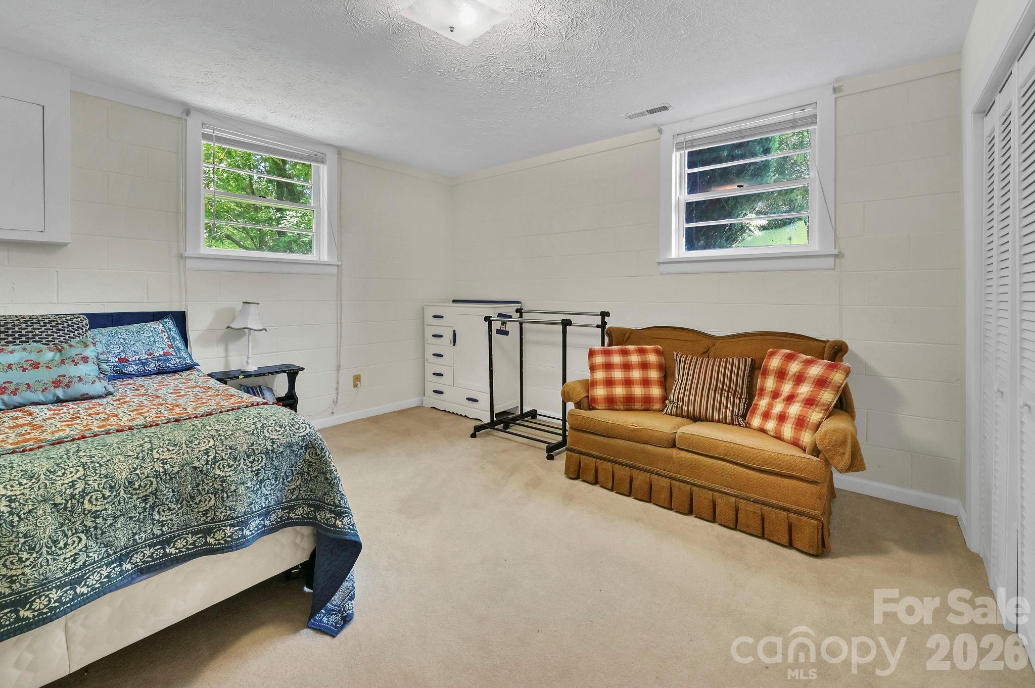 28 Glenview Road — Asheville