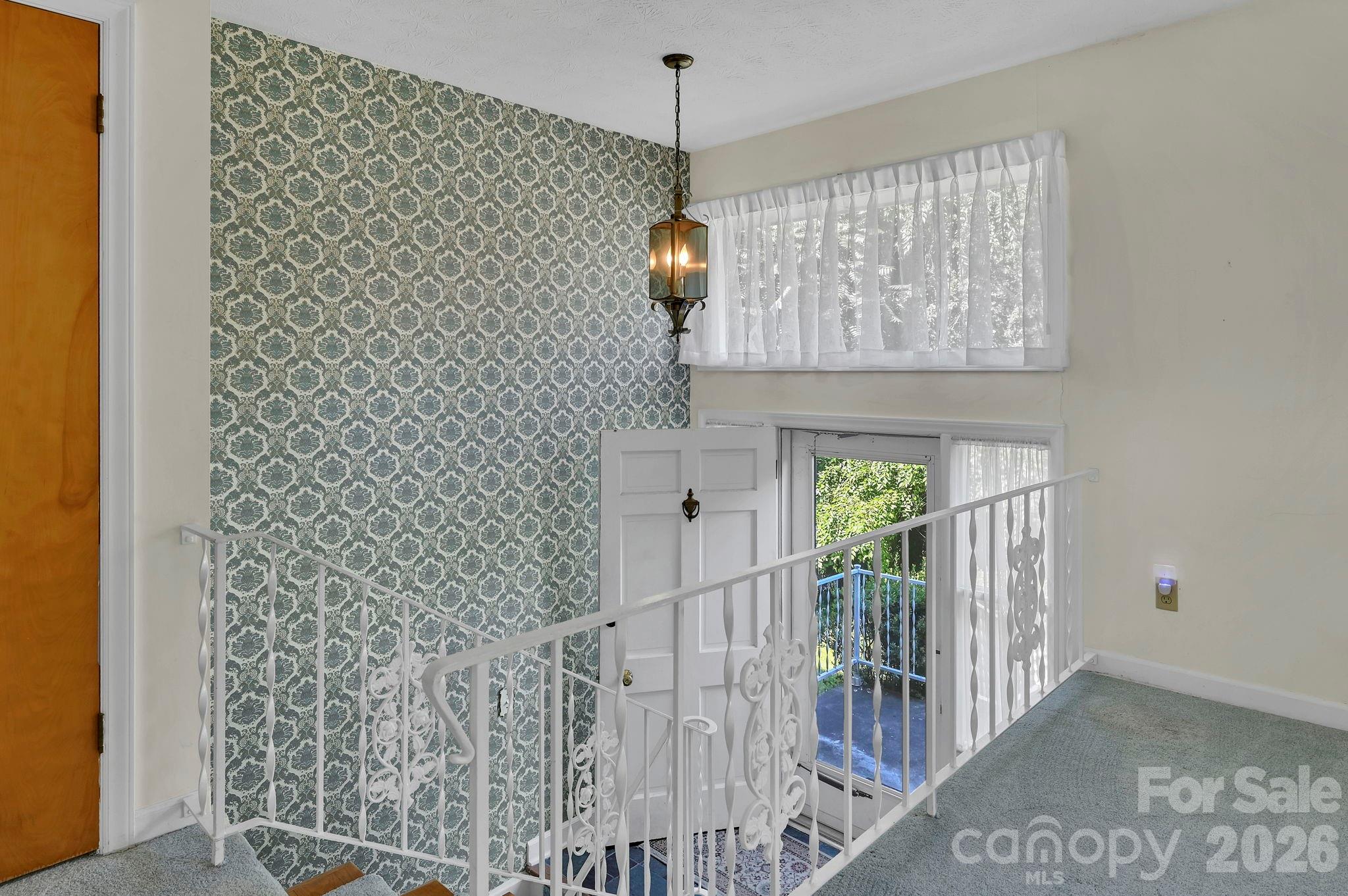 28 Glenview Road — Asheville