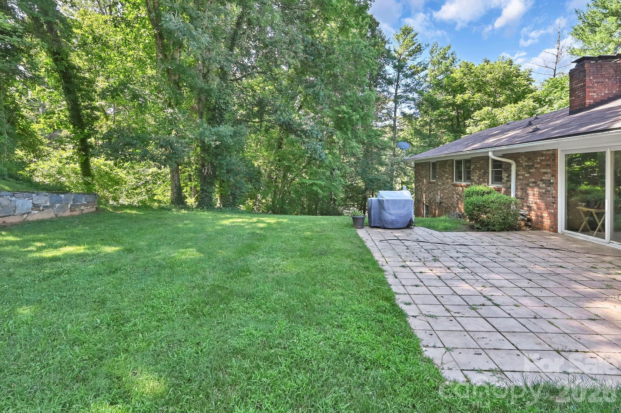 28 Glenview Road — Asheville