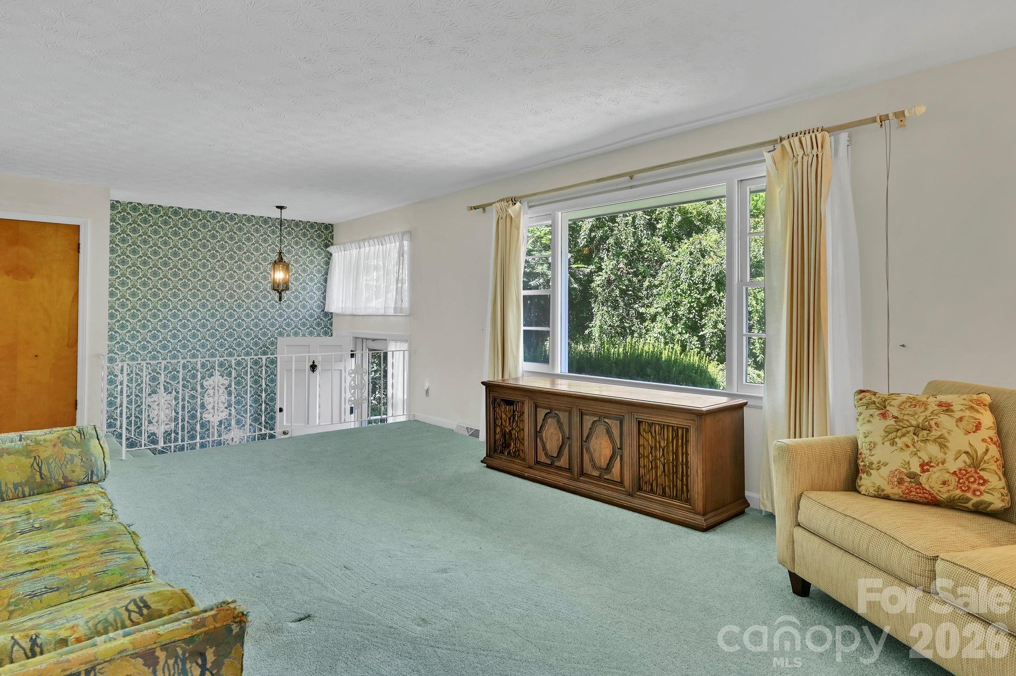 28 Glenview Road — Asheville