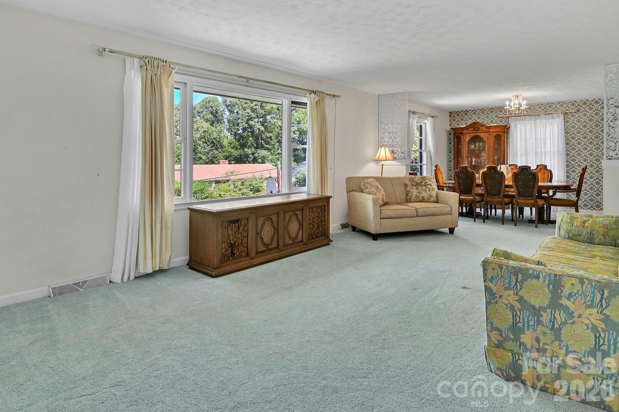 28 Glenview Road — Asheville