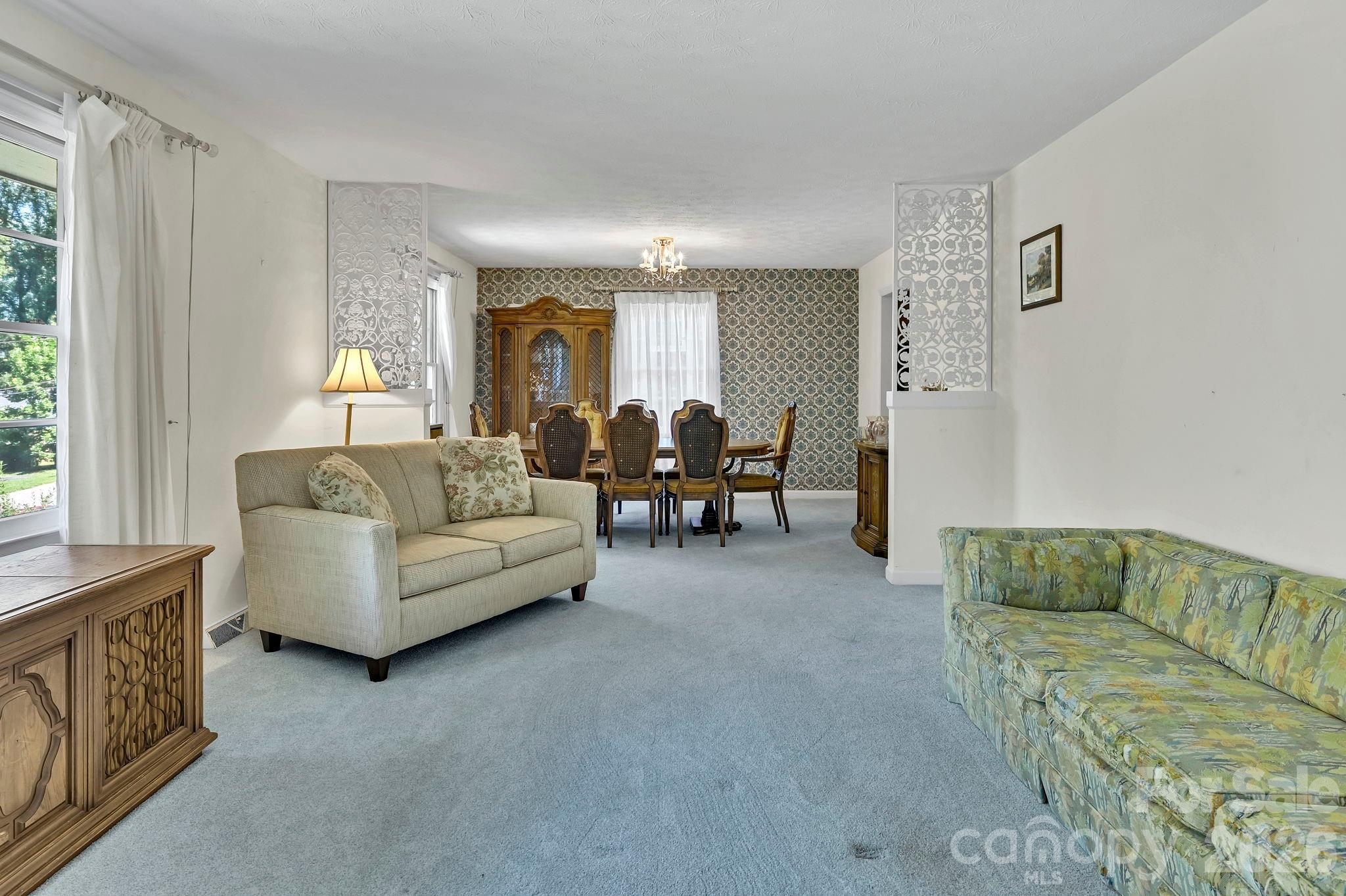28 Glenview Road — Asheville
