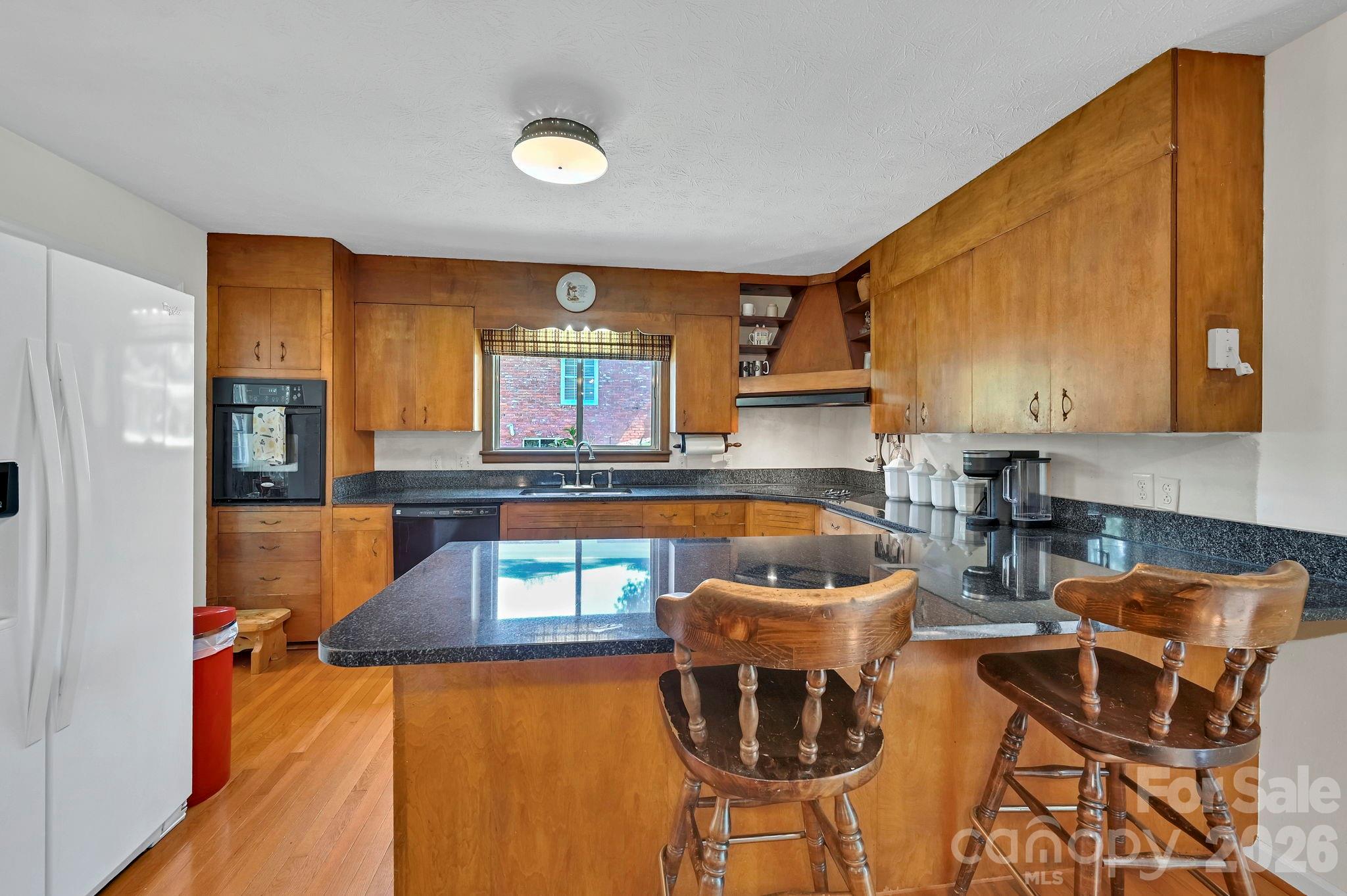 28 Glenview Road — Asheville