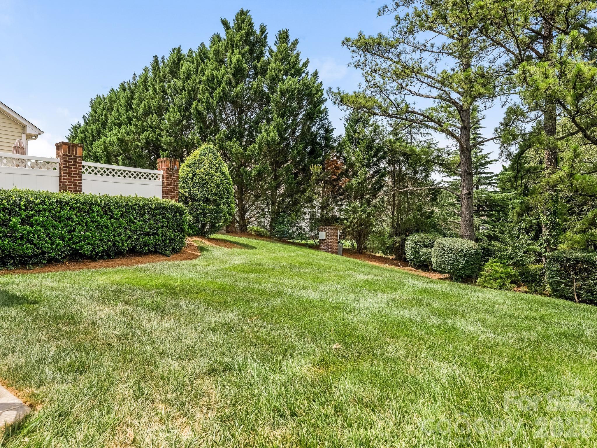14558 Greenpoint Lane — Huntersville