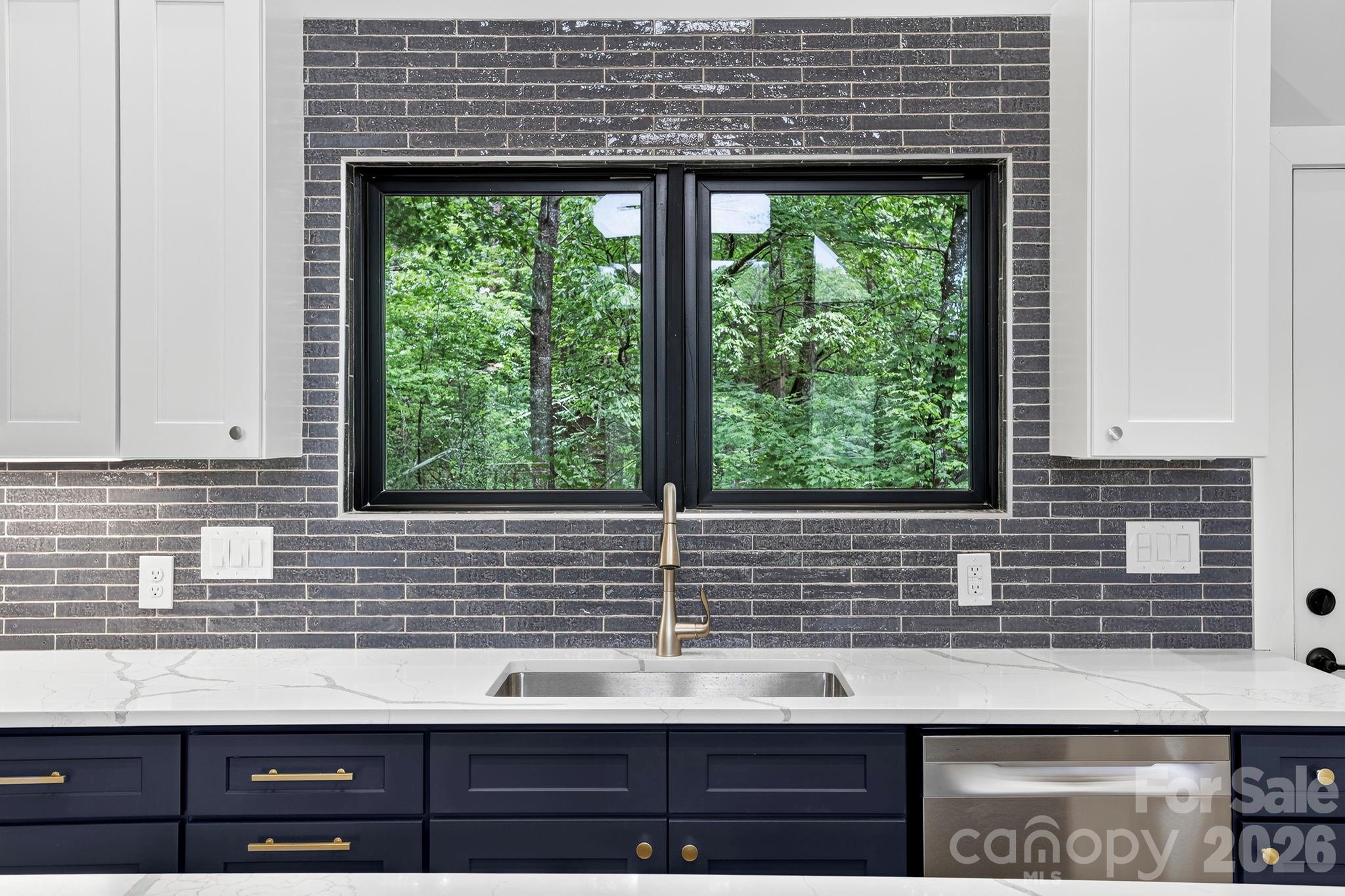 338 Hawks Terrace — Lake Lure
