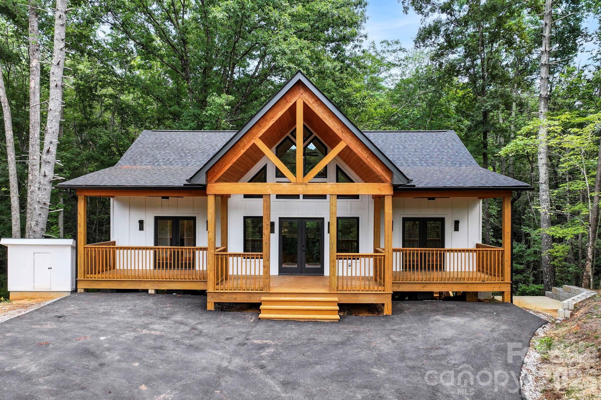 338 Hawks Terrace — Lake Lure
