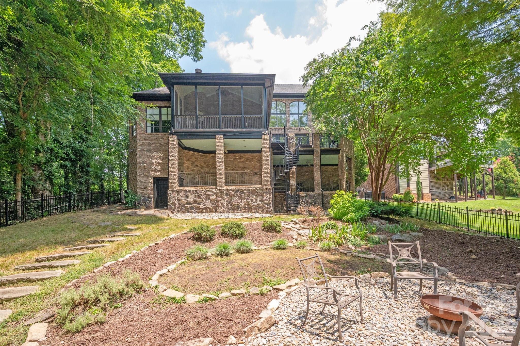 3603 Hennessy Place — Charlotte