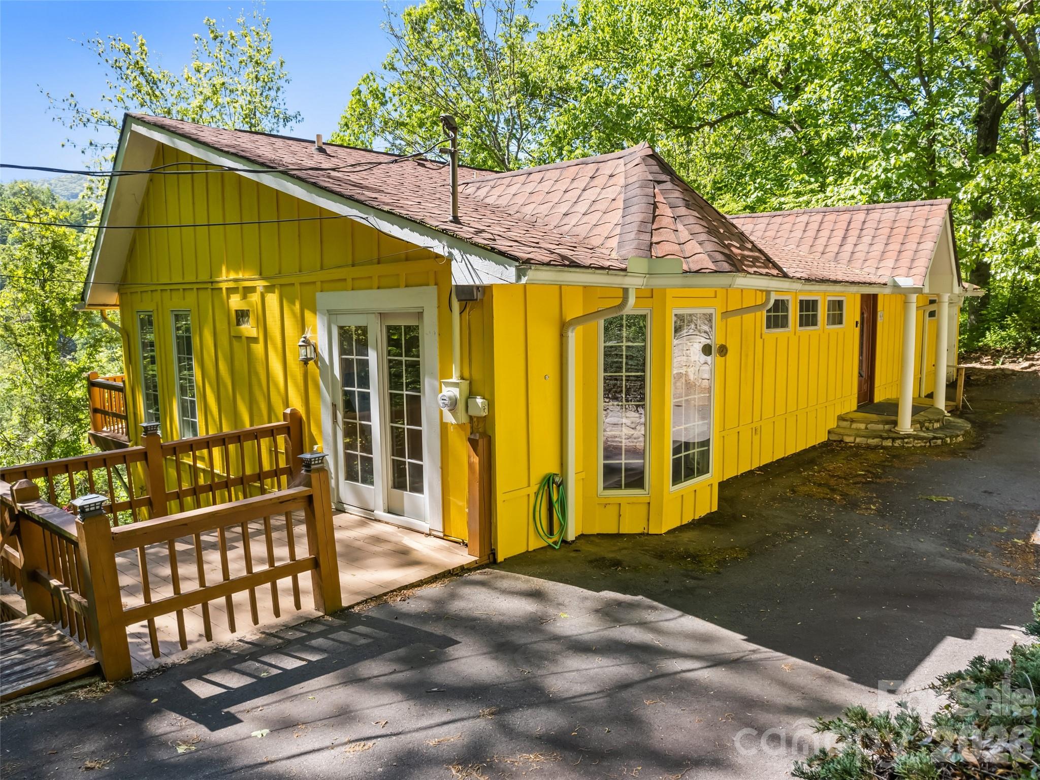 969 Mountain View Drive — Maggie Valley