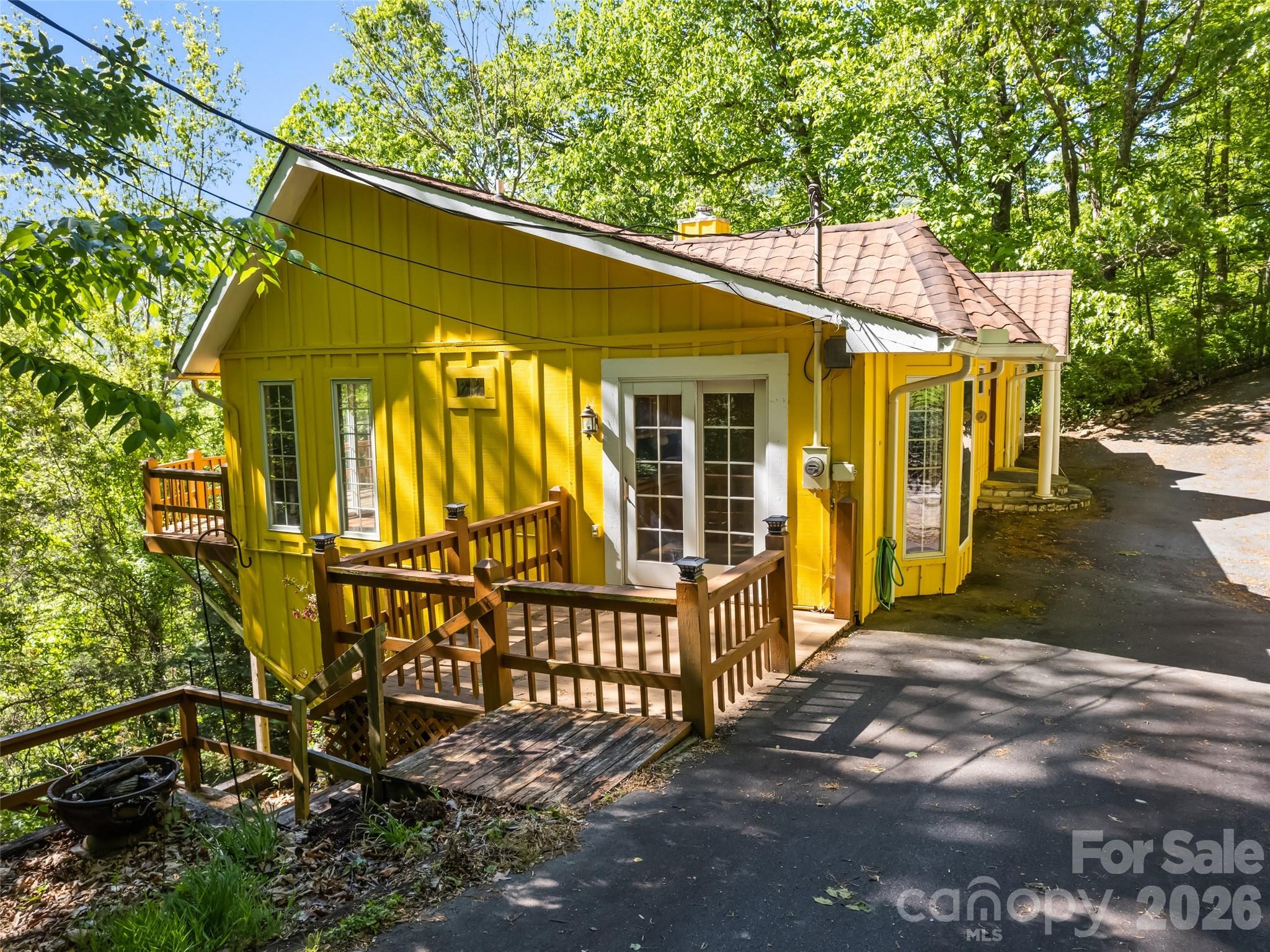 969 Mountain View Drive — Maggie Valley