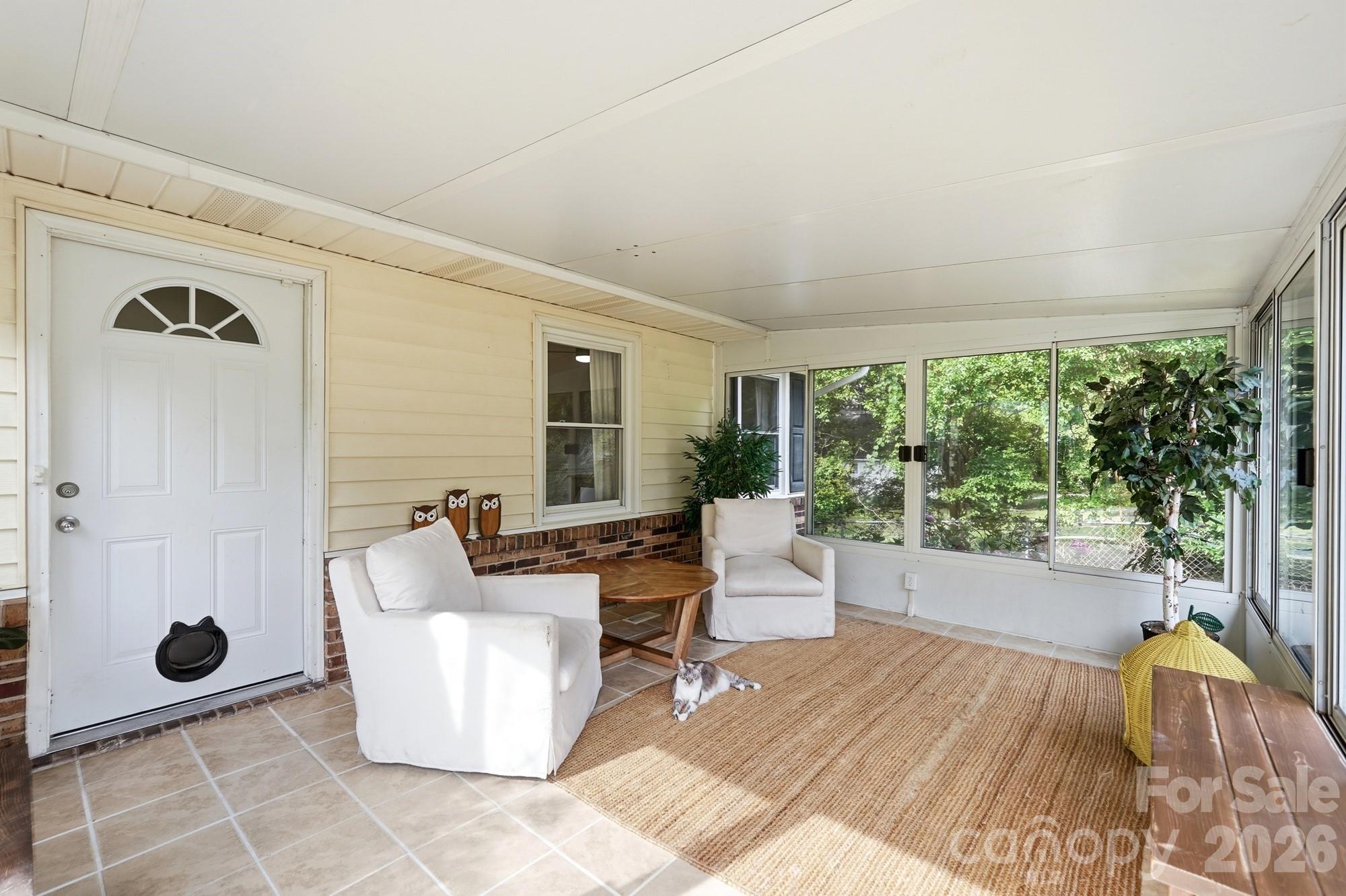 605 Powerline Avenue — Belmont