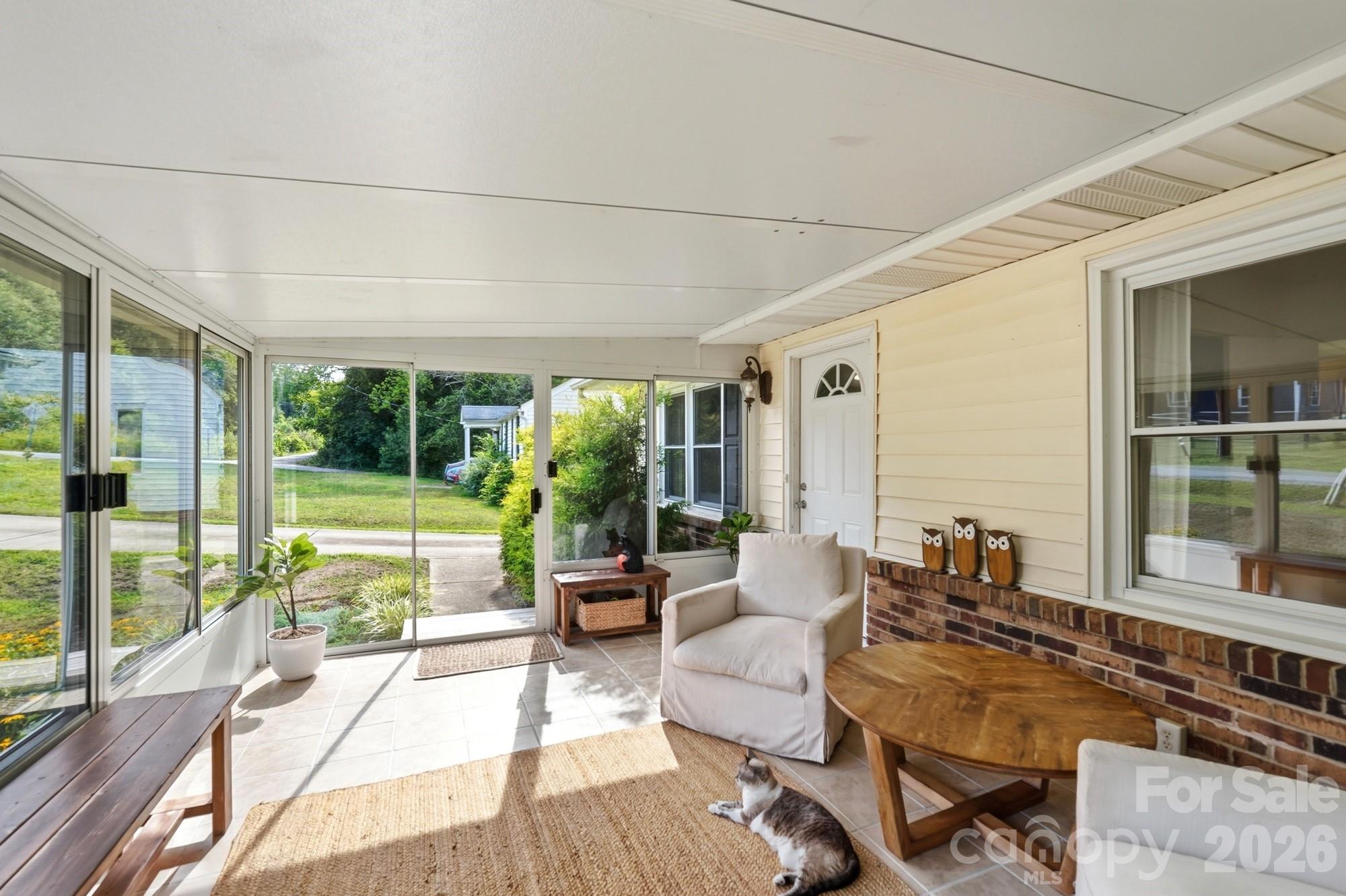 605 Powerline Avenue — Belmont