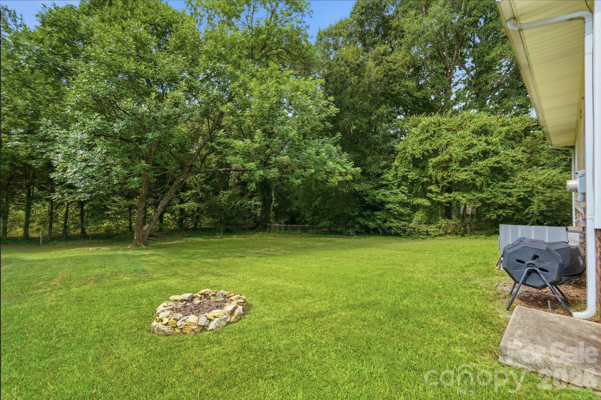 605 Powerline Avenue — Belmont