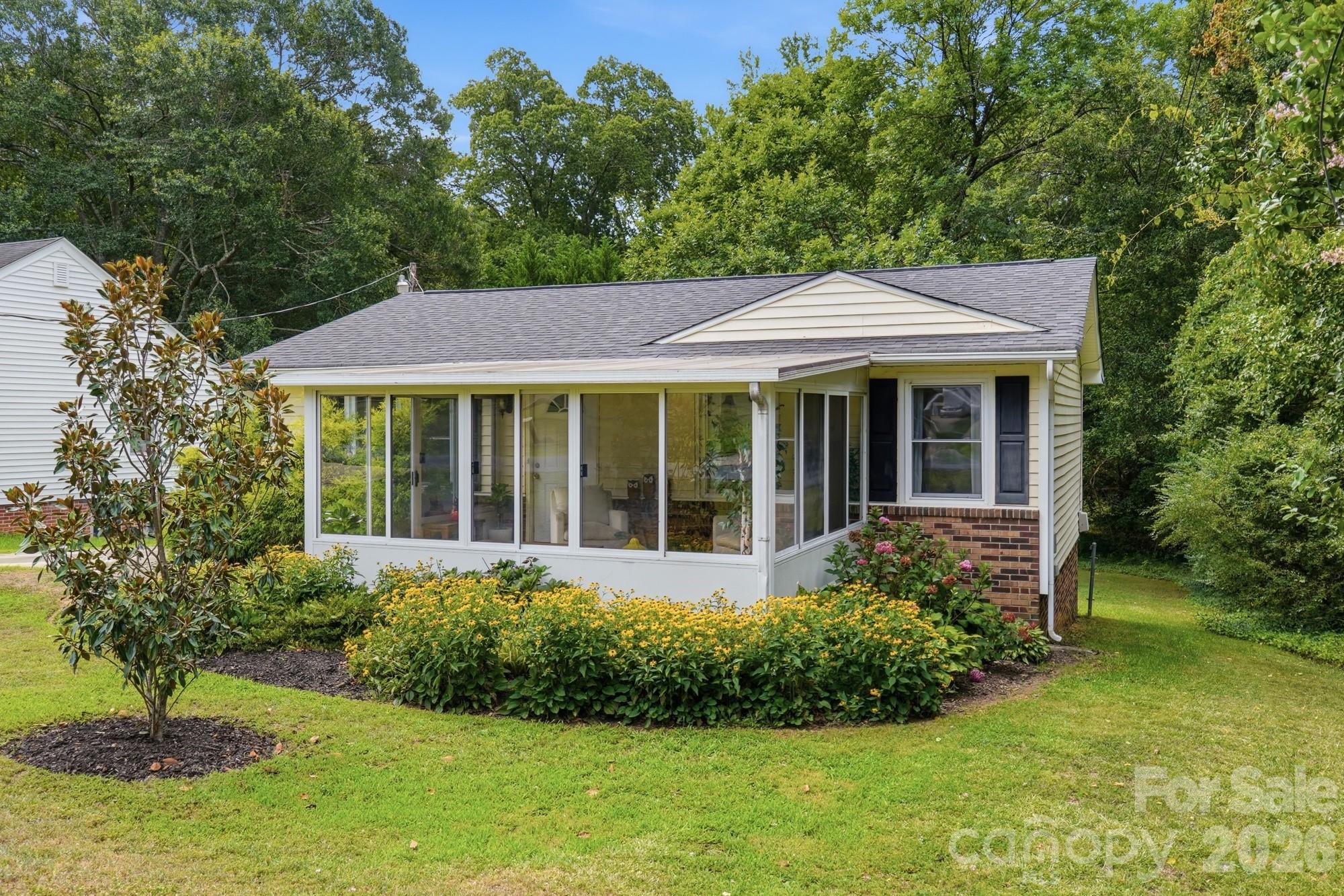 605 Powerline Avenue — Belmont