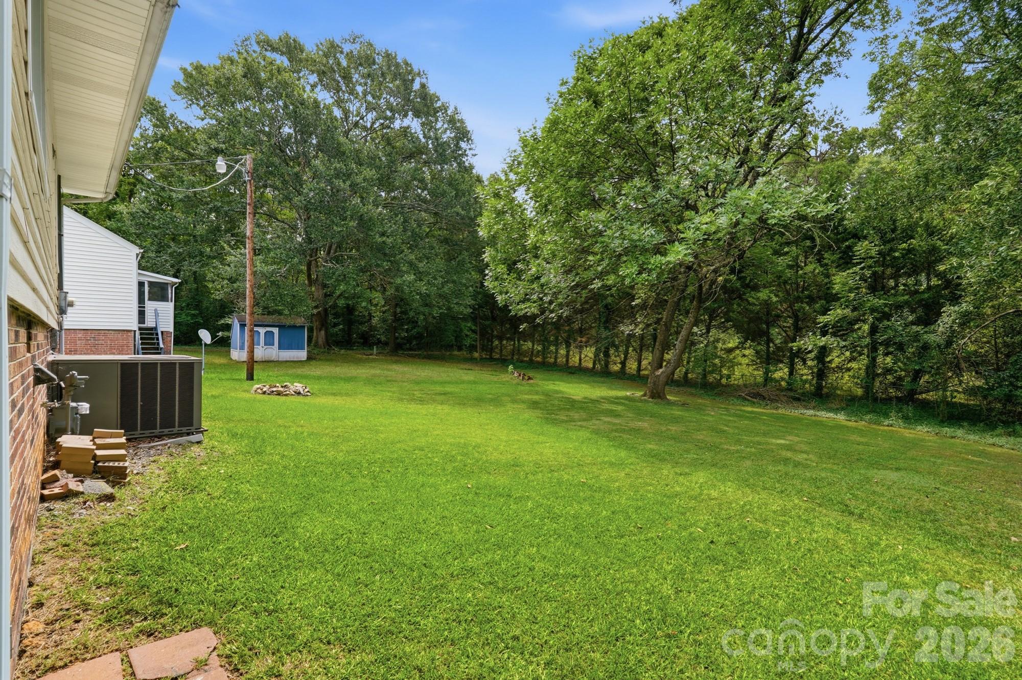 605 Powerline Avenue — Belmont