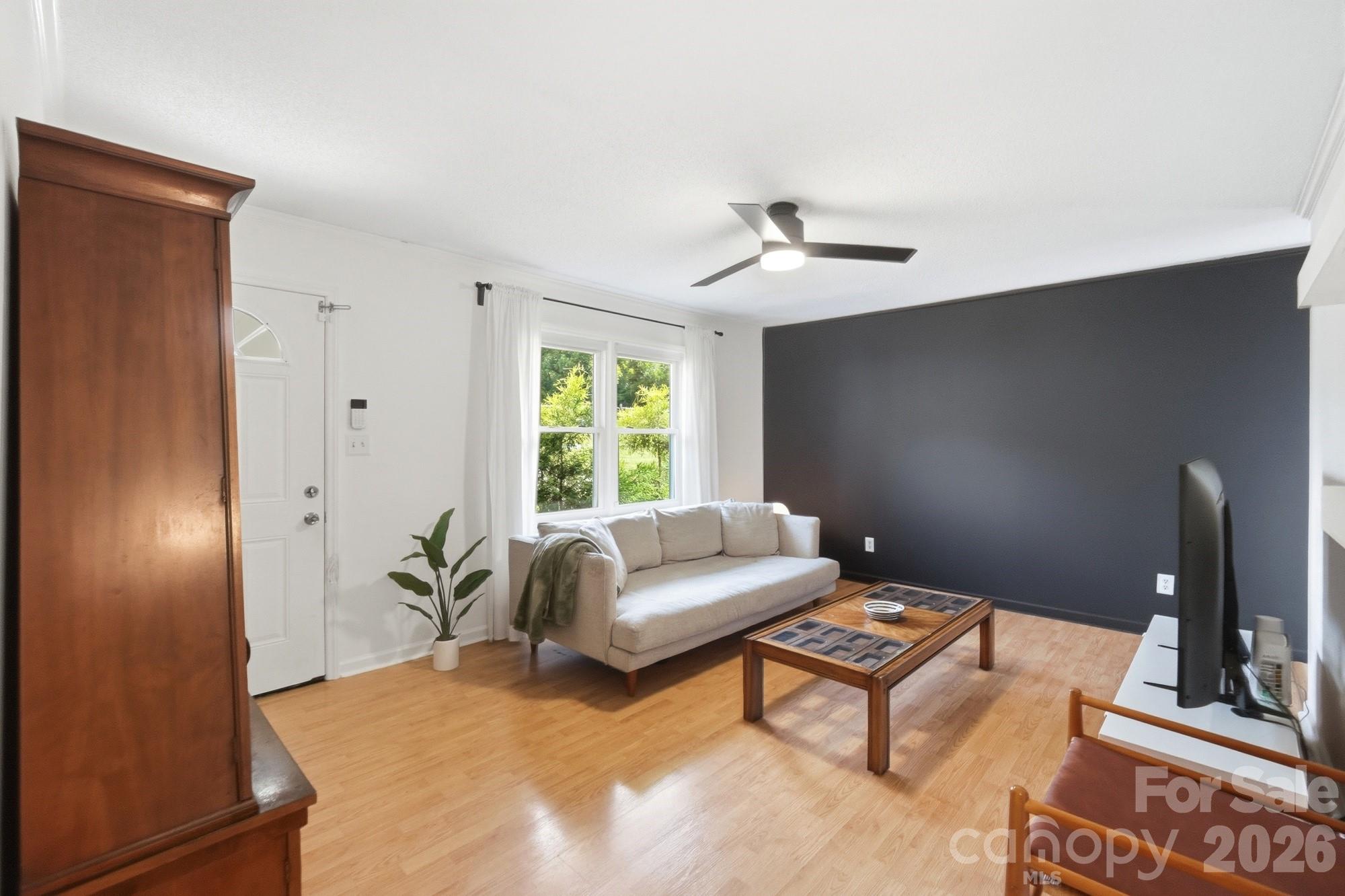605 Powerline Avenue — Belmont