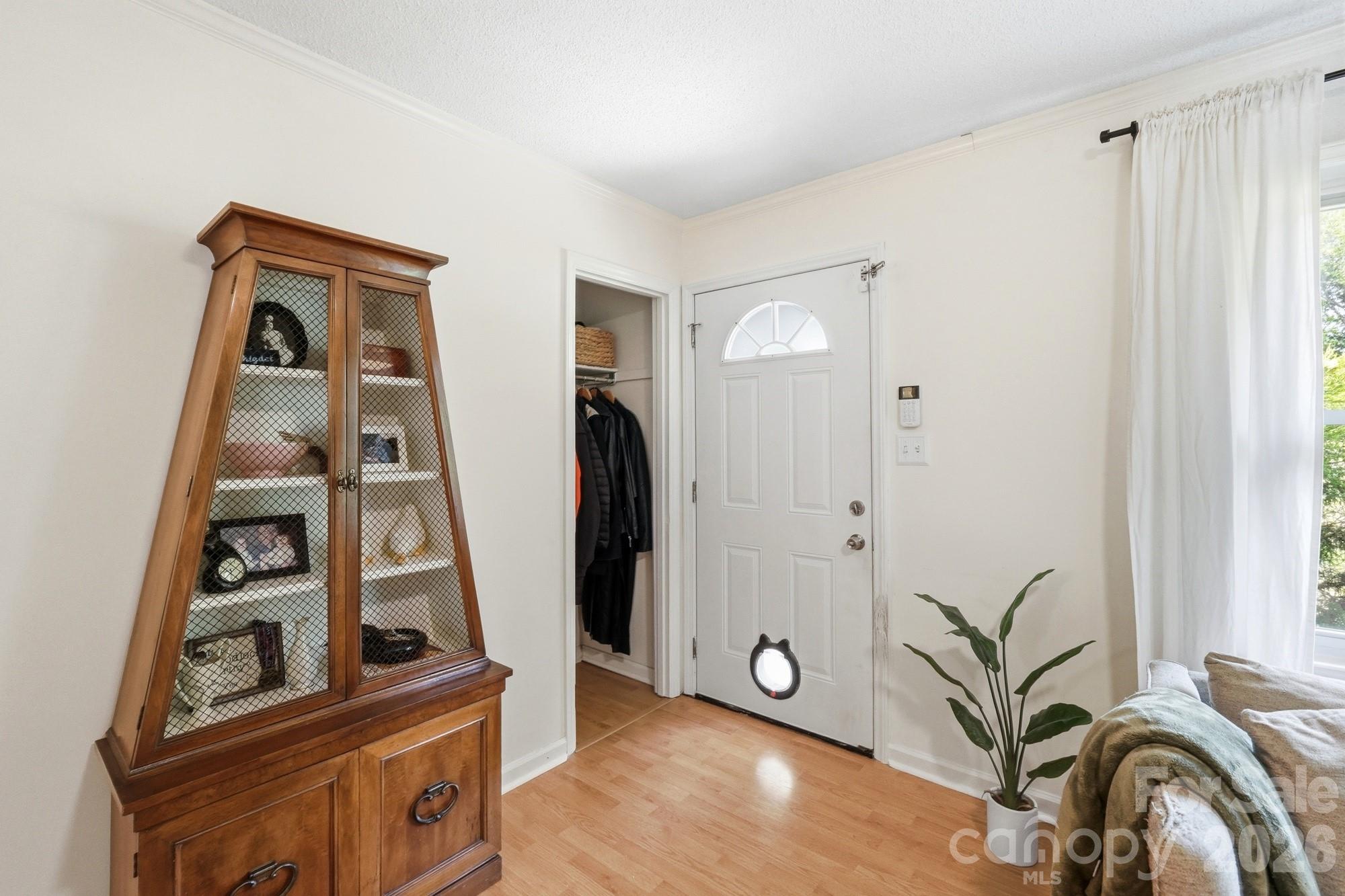 605 Powerline Avenue — Belmont