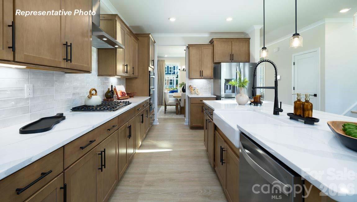 6025 Shady Terrace Lane — York