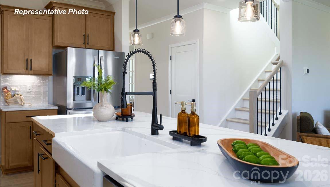 6025 Shady Terrace Lane — York