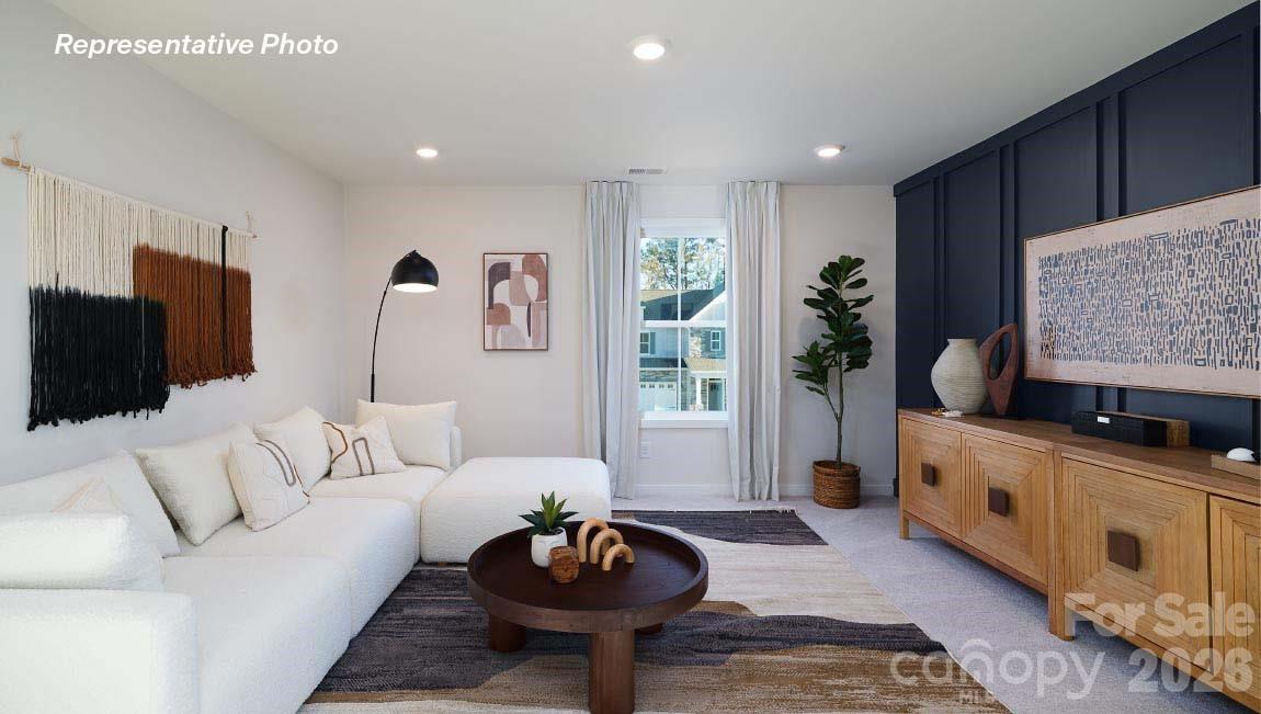 6025 Shady Terrace Lane — York