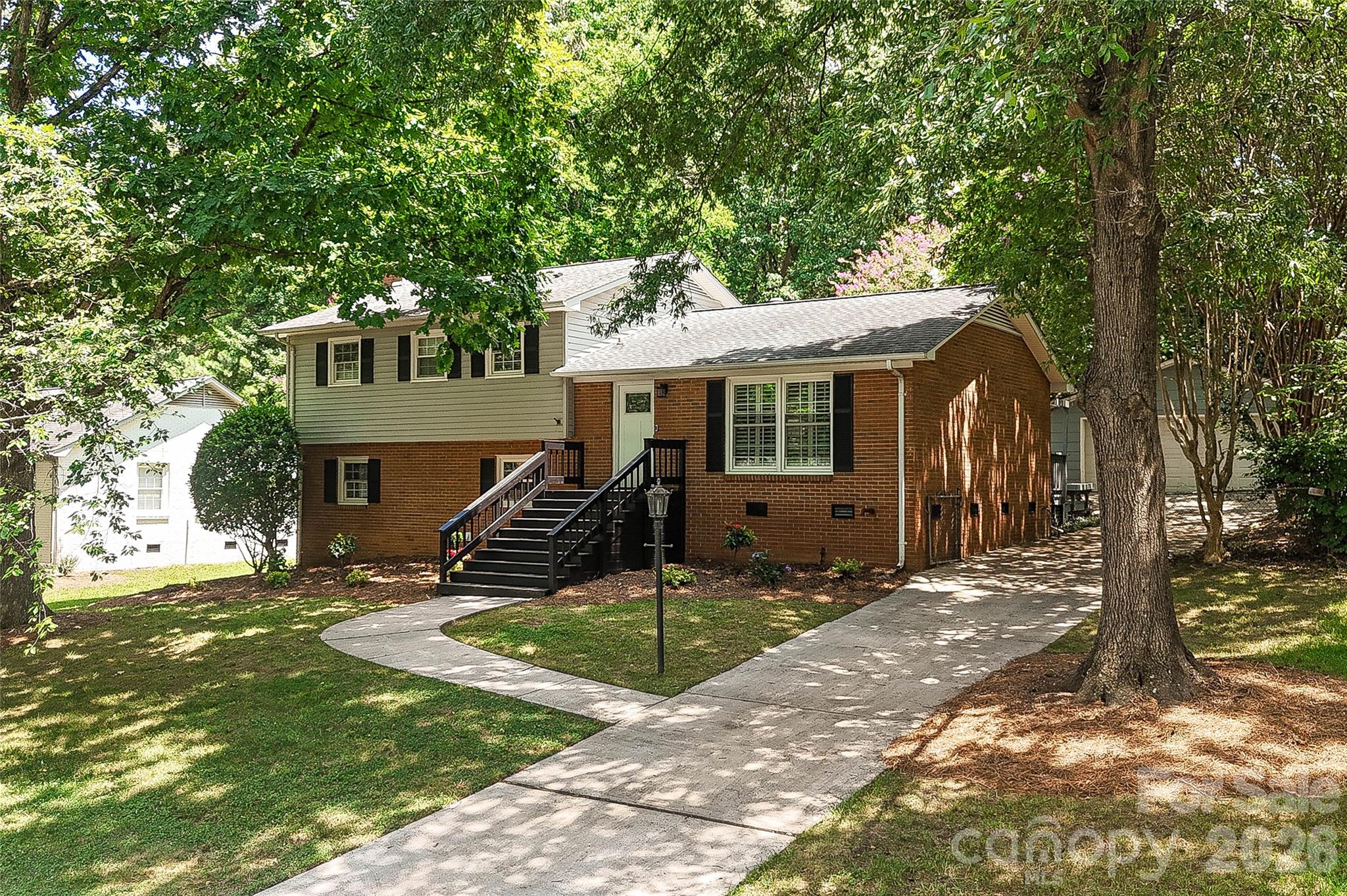 2308 Knickerbocker Drive — Charlotte