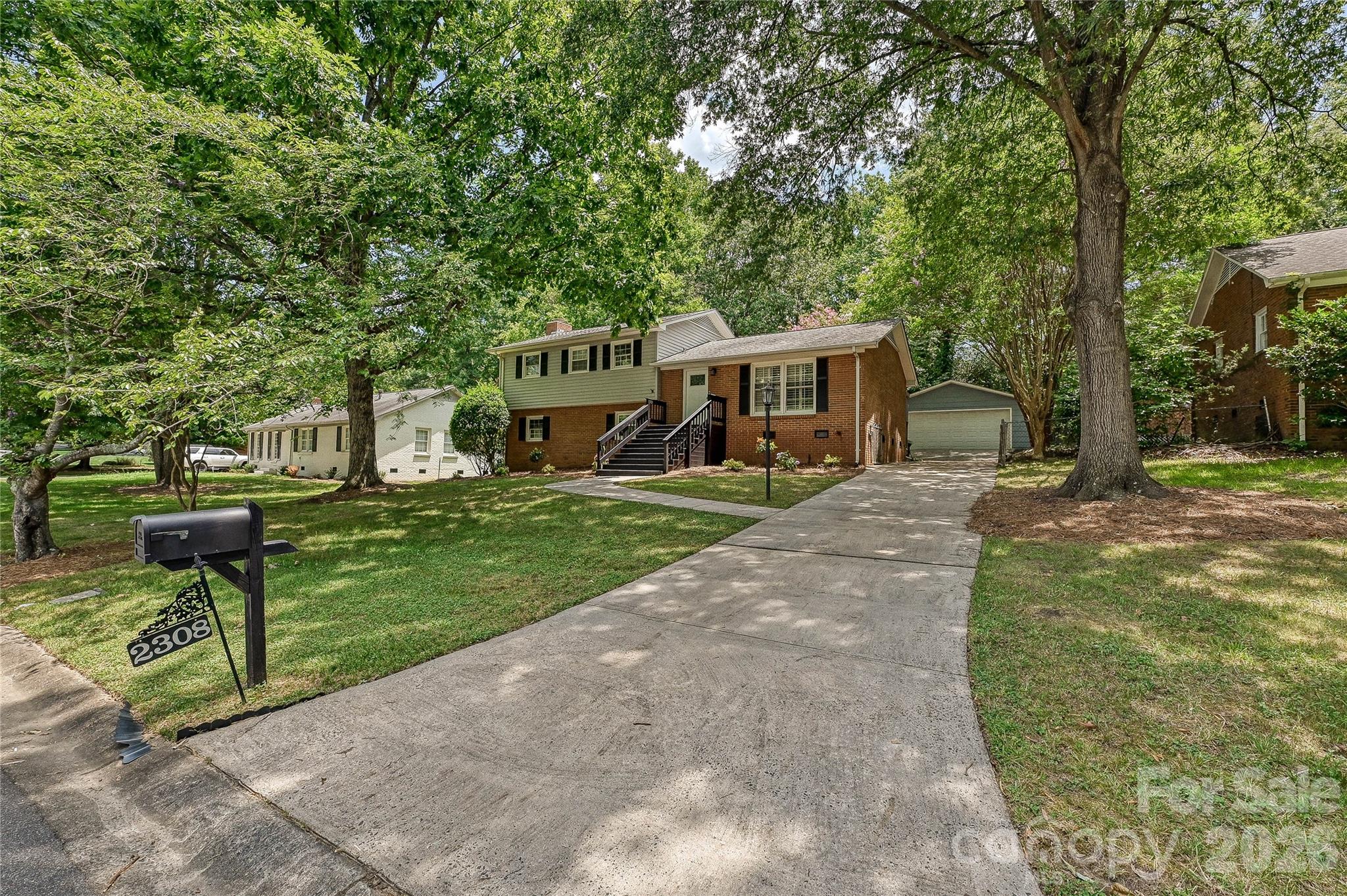 2308 Knickerbocker Drive — Charlotte