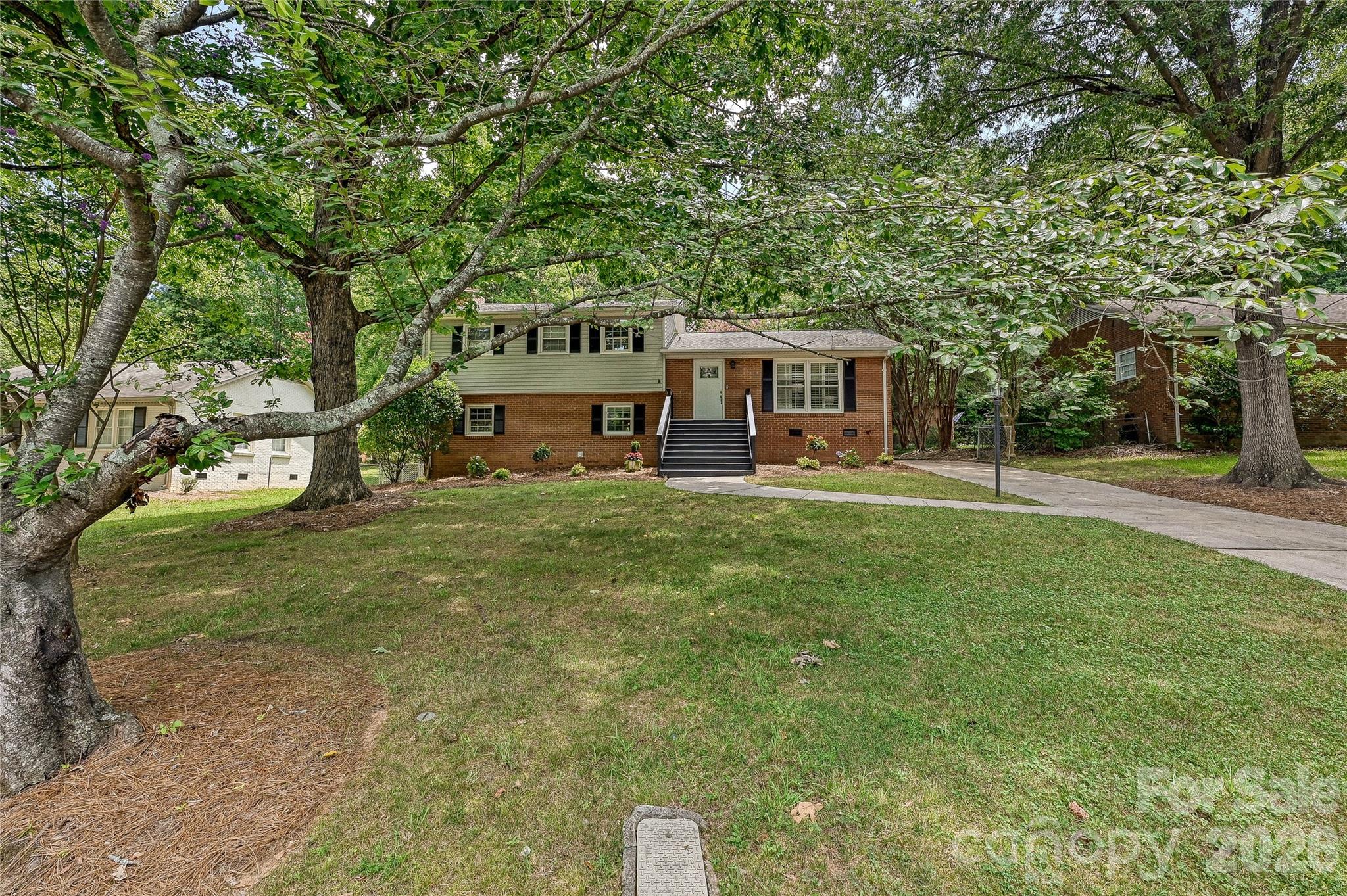 2308 Knickerbocker Drive — Charlotte