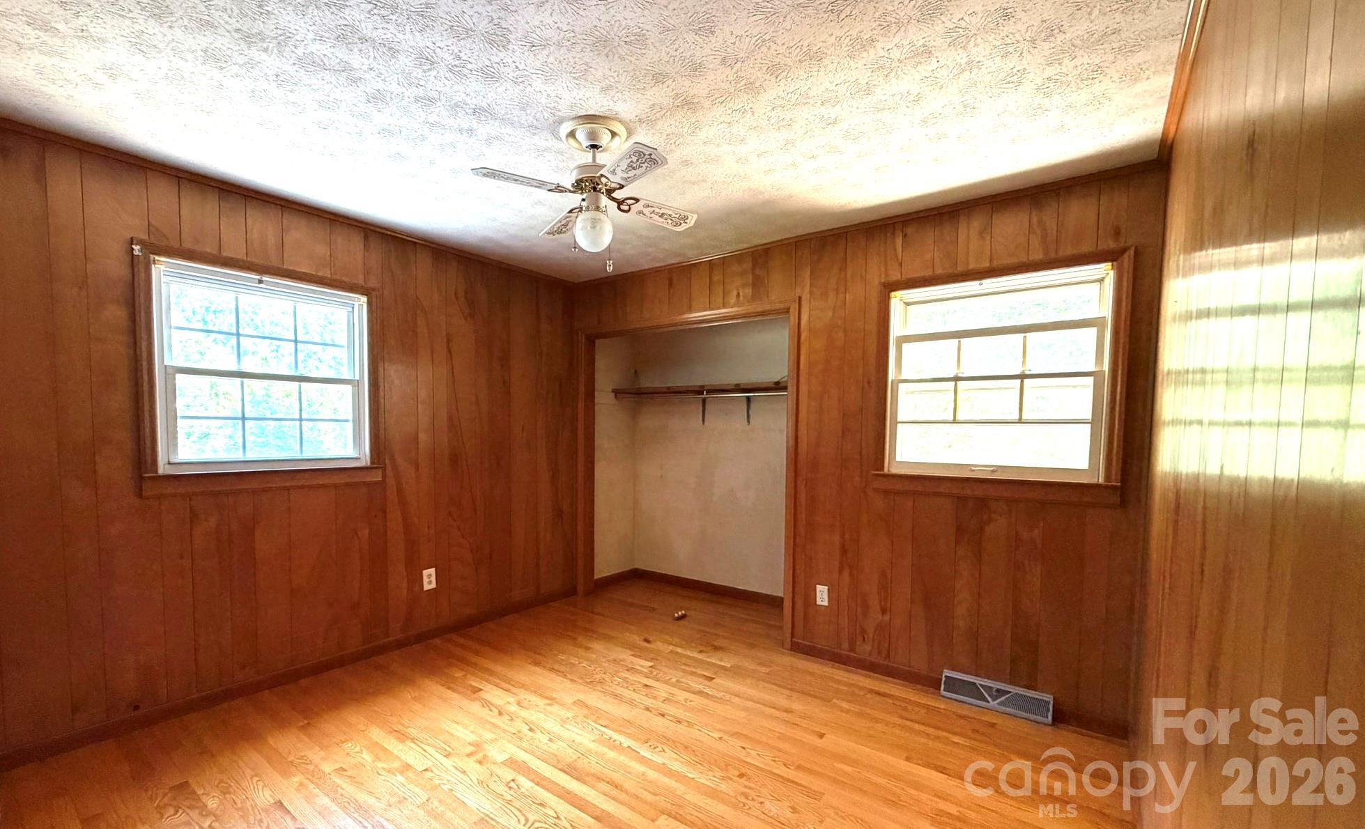 142 Avondale Road — Asheville