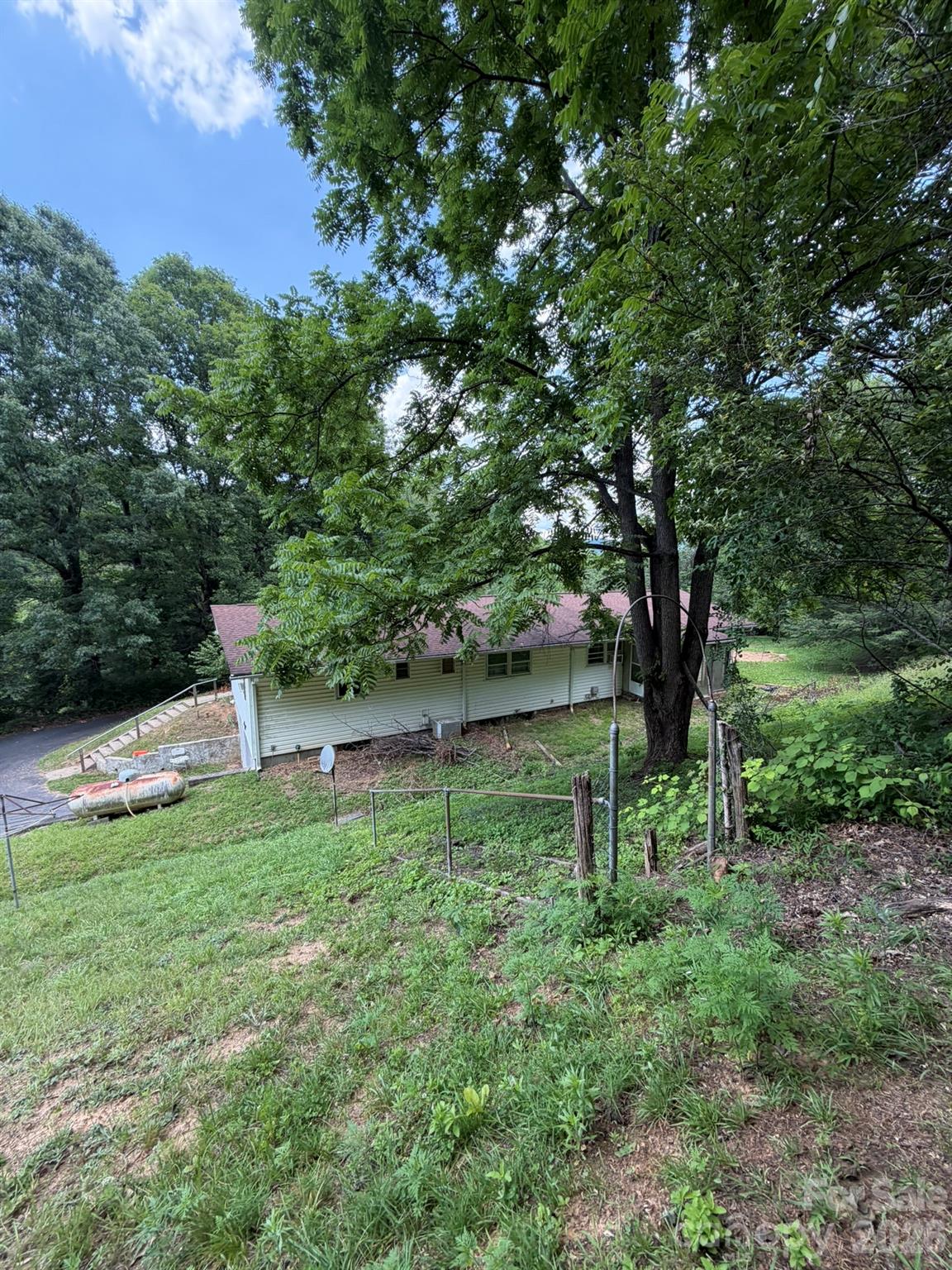 142 Avondale Road — Asheville