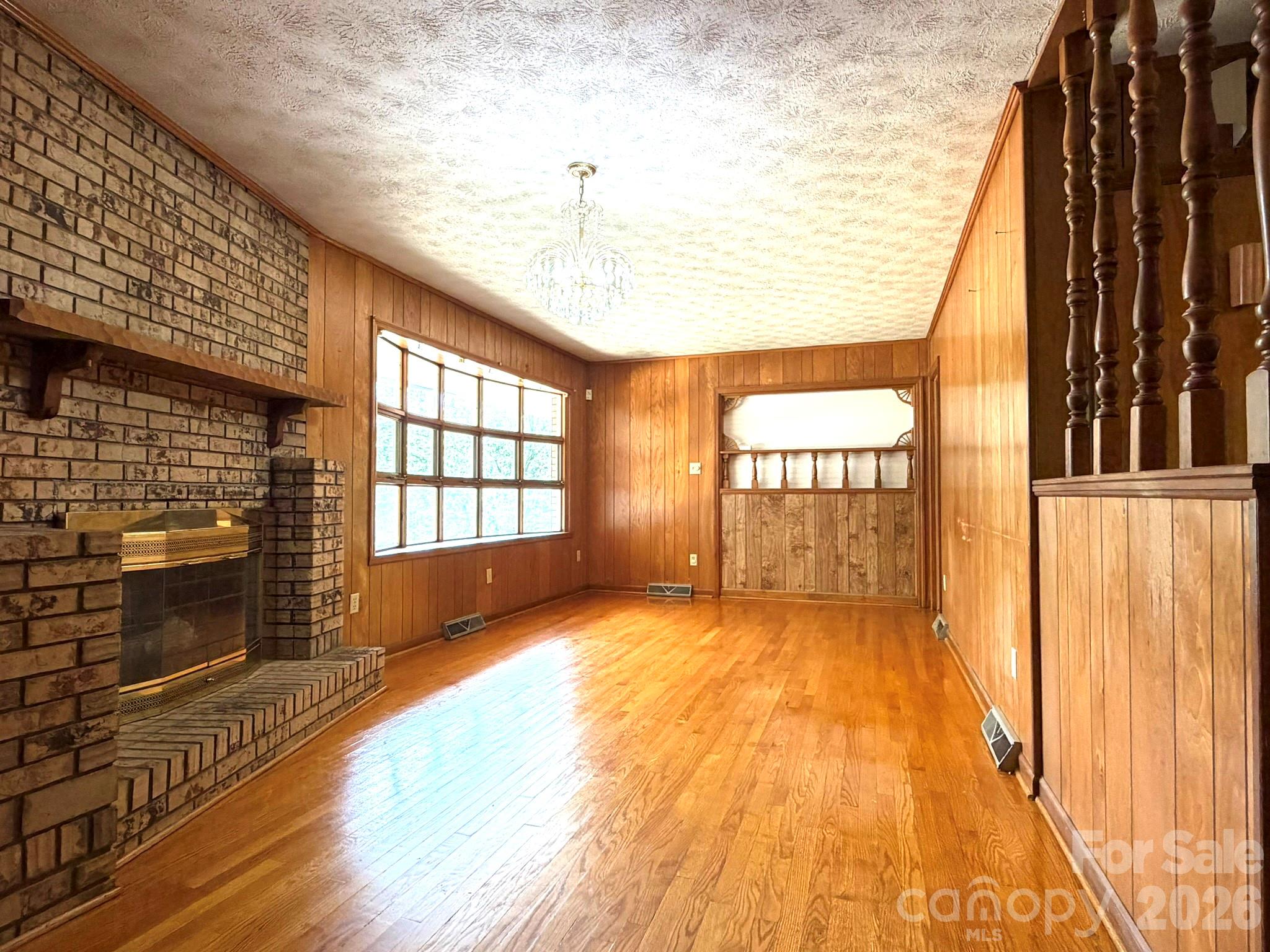 142 Avondale Road — Asheville