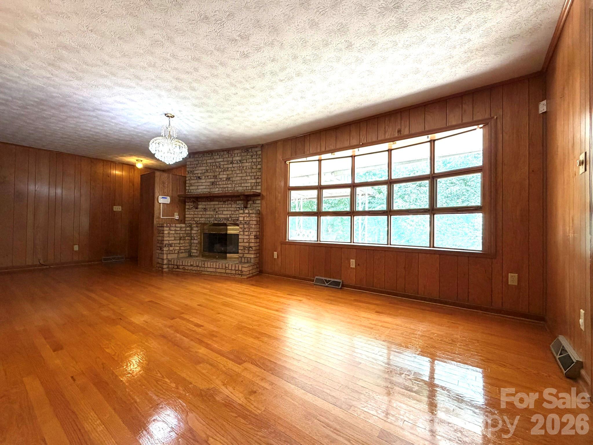 142 Avondale Road — Asheville