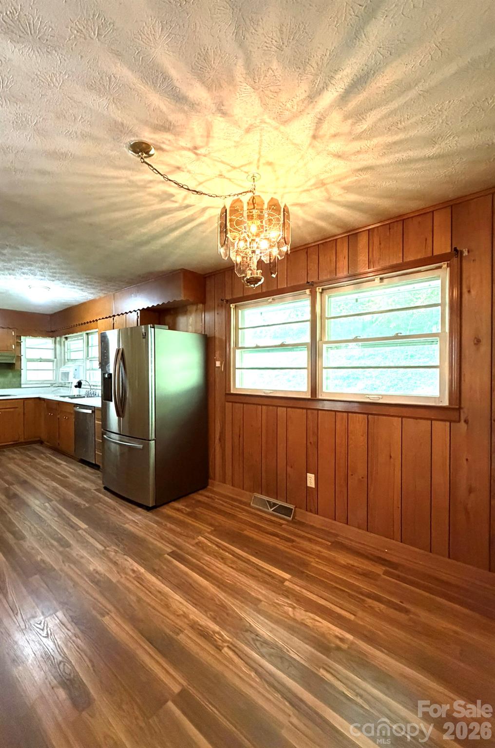 142 Avondale Road — Asheville