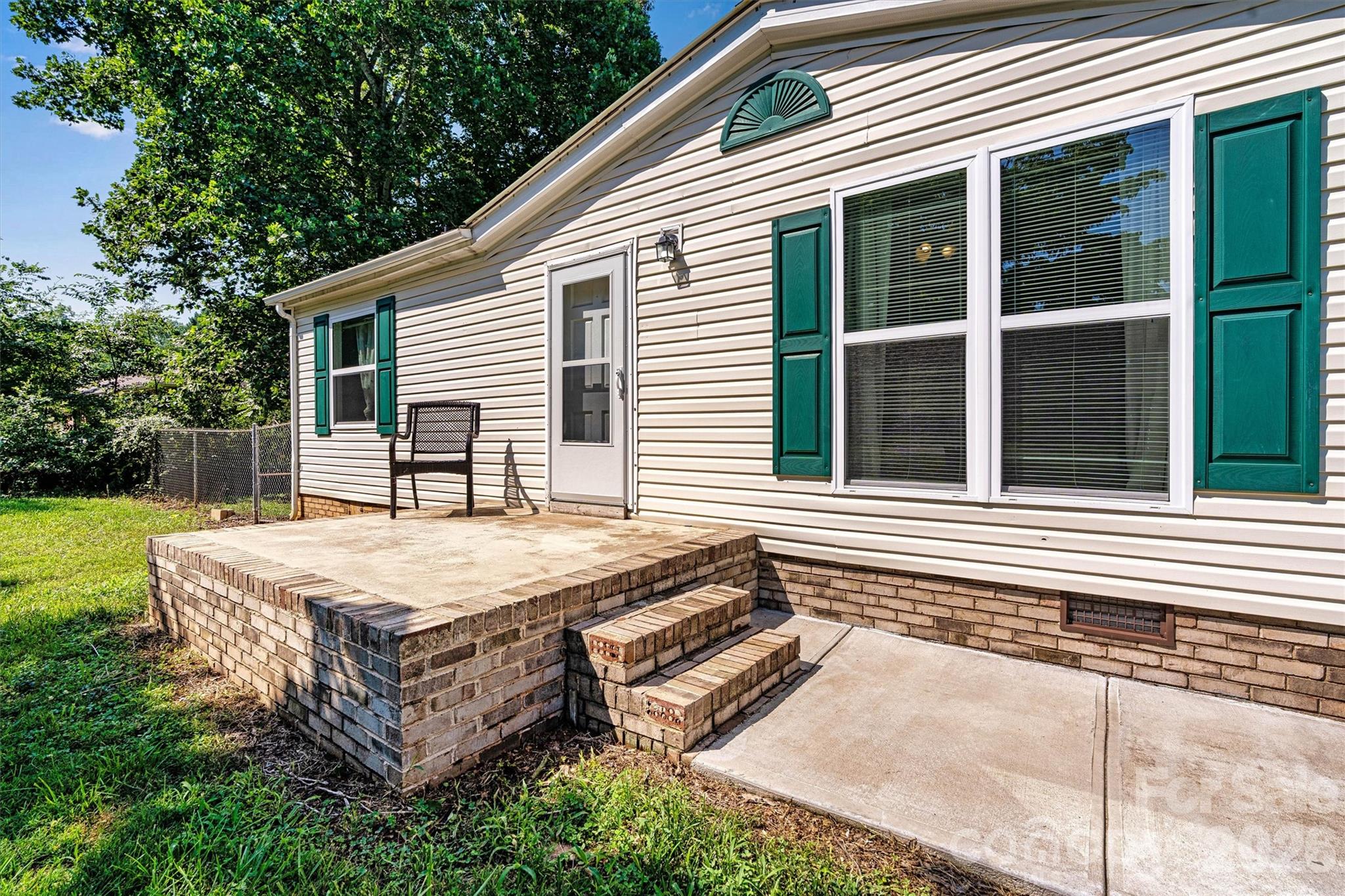 5135 36th Street Drive NE — Hickory
