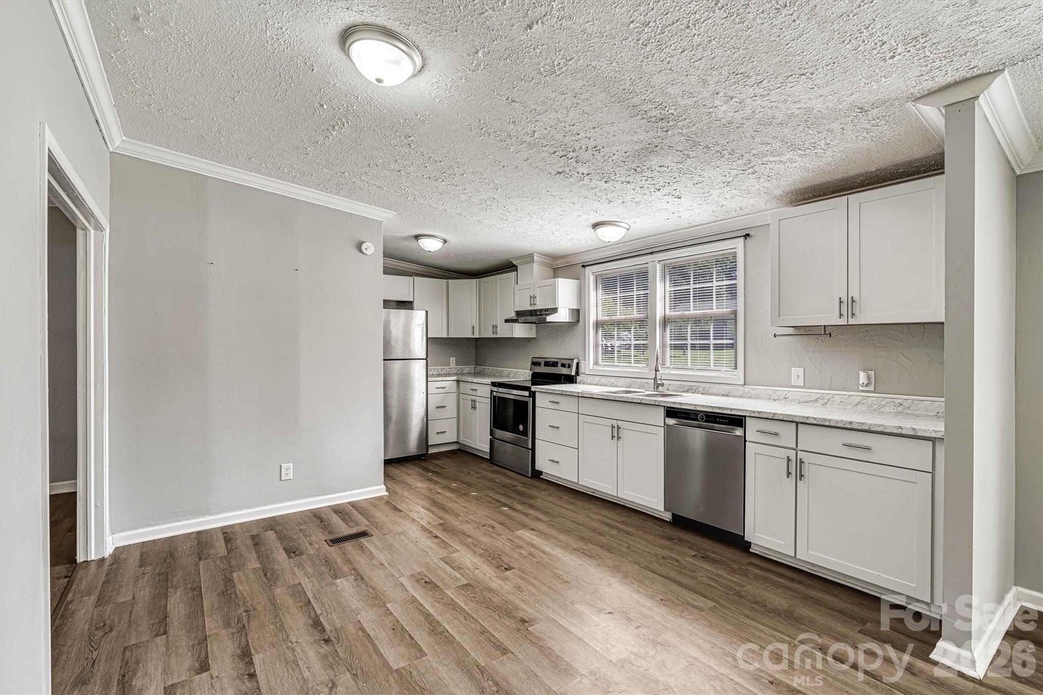 5135 36th Street Drive NE — Hickory