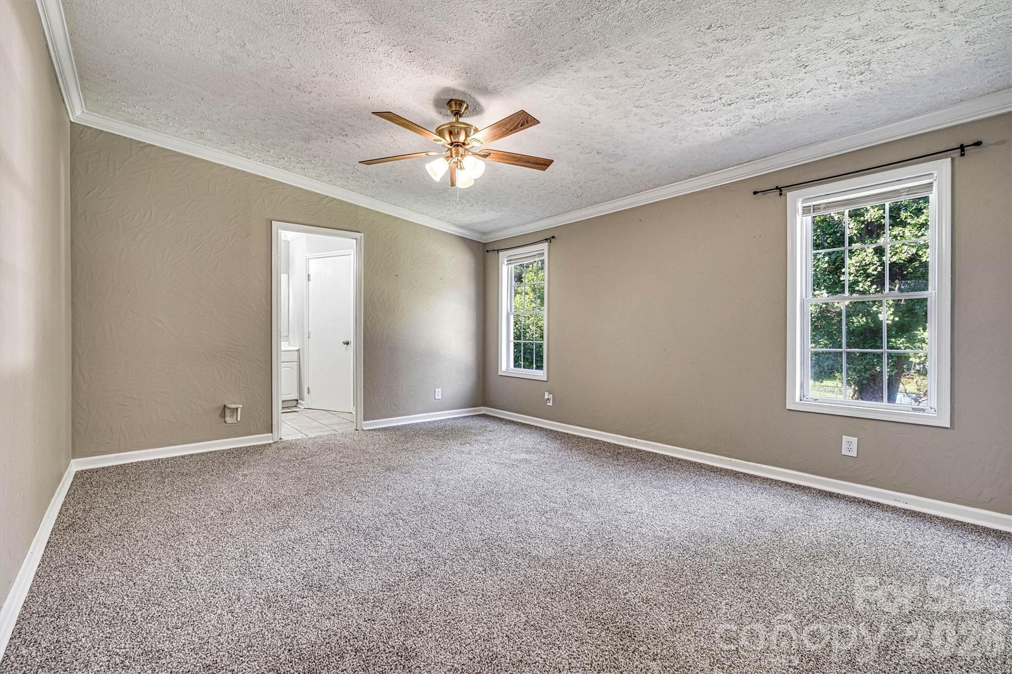 5135 36th Street Drive NE — Hickory