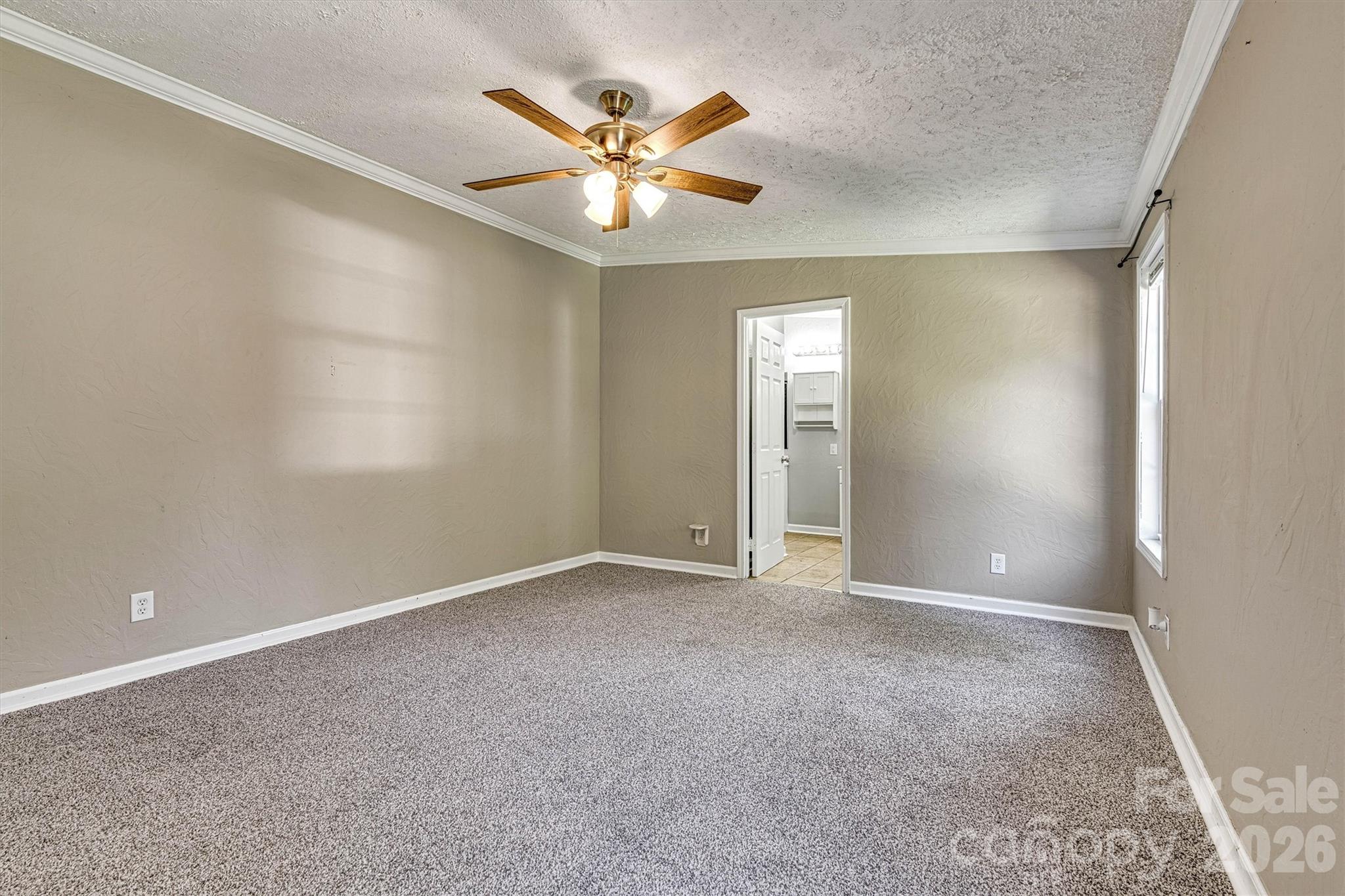 5135 36th Street Drive NE — Hickory