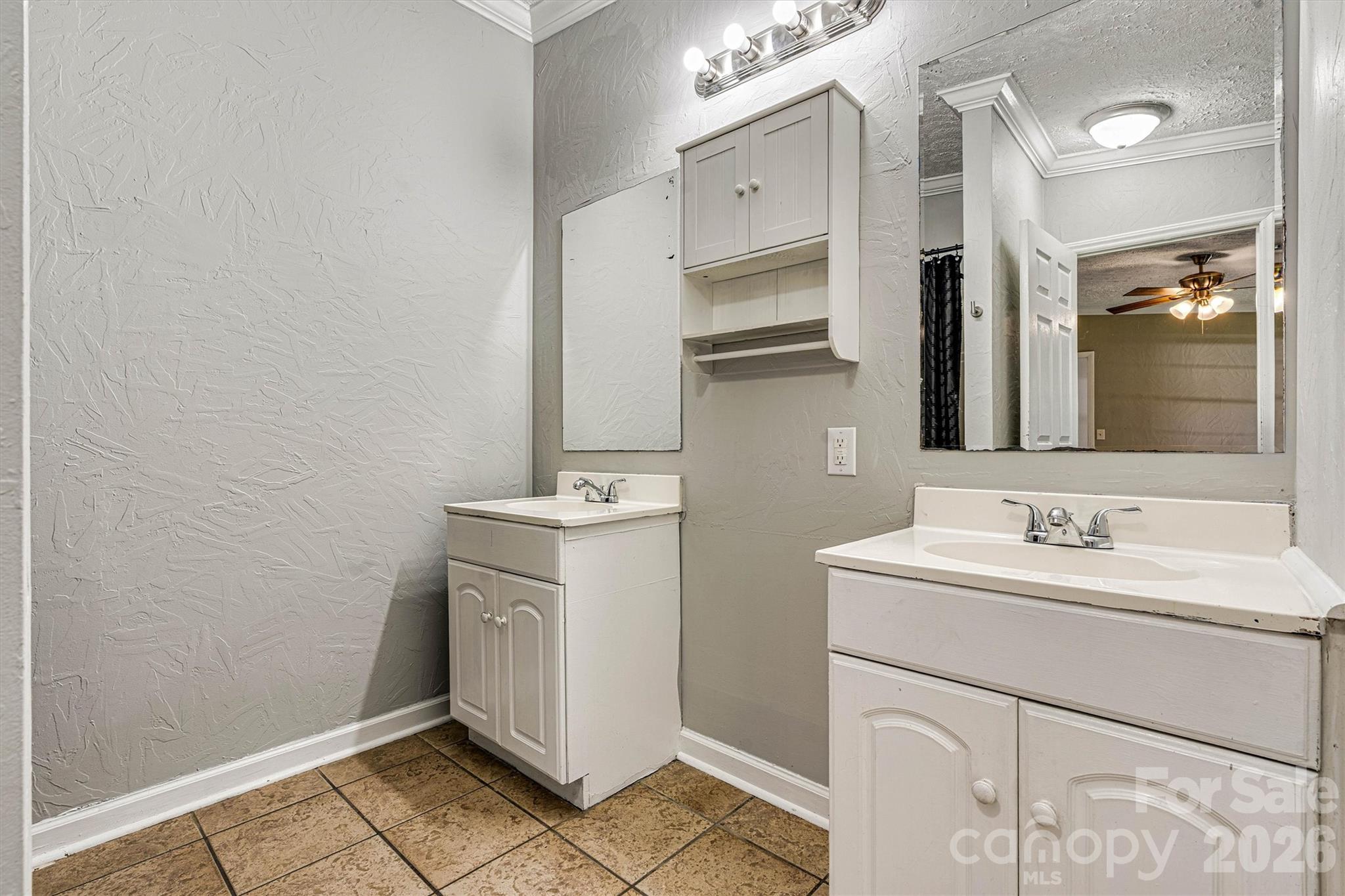 5135 36th Street Drive NE — Hickory