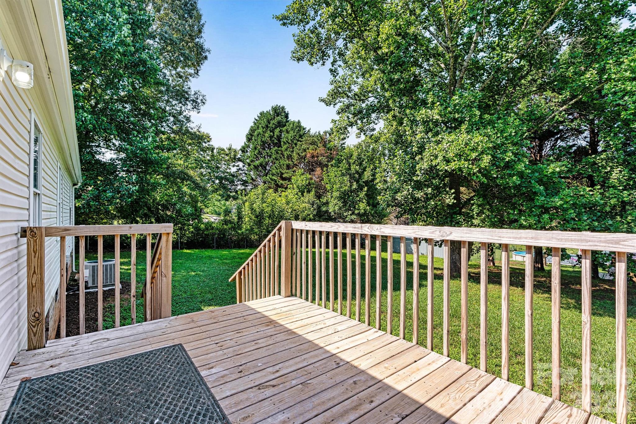 5135 36th Street Drive NE — Hickory