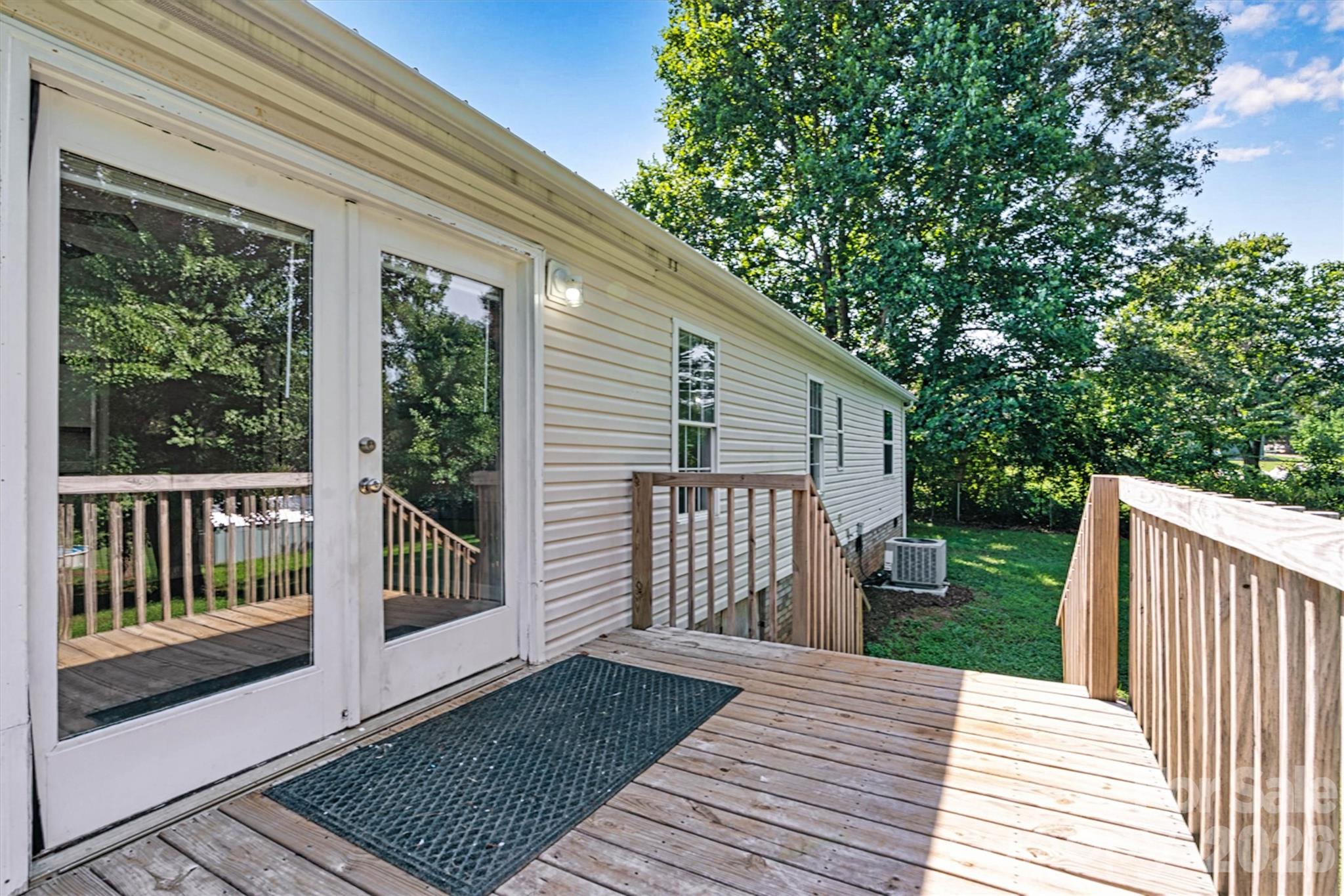 5135 36th Street Drive NE — Hickory