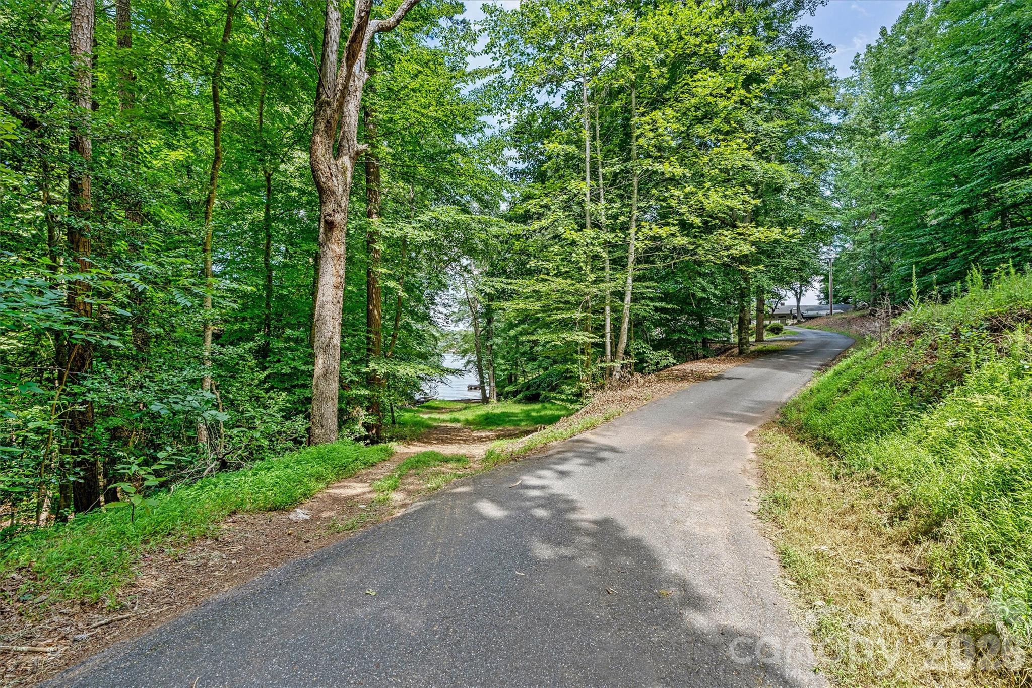 5135 36th Street Drive NE — Hickory