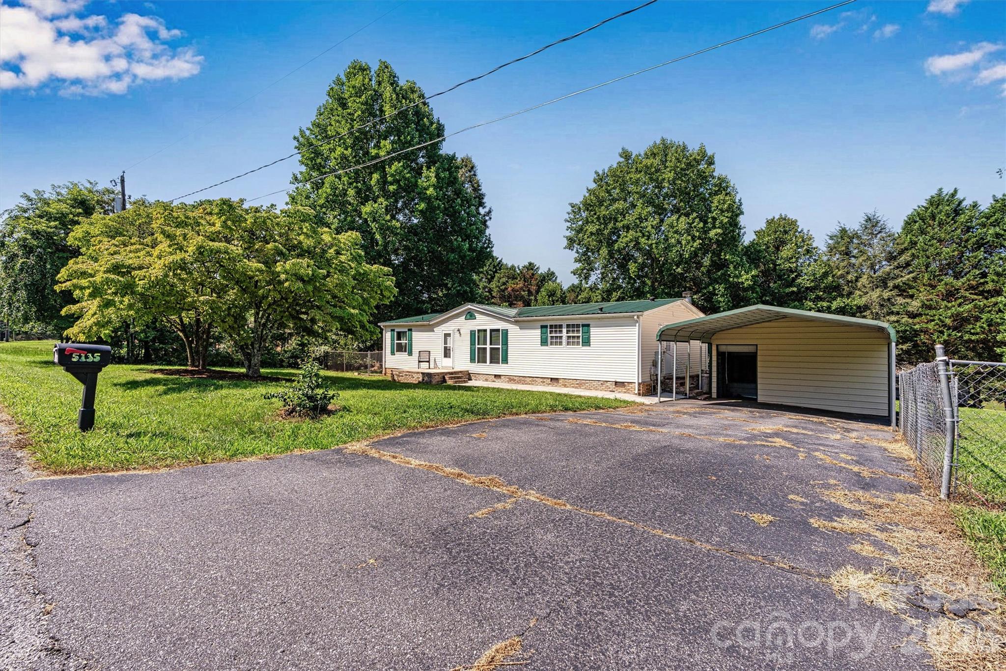 5135 36th Street Drive NE — Hickory