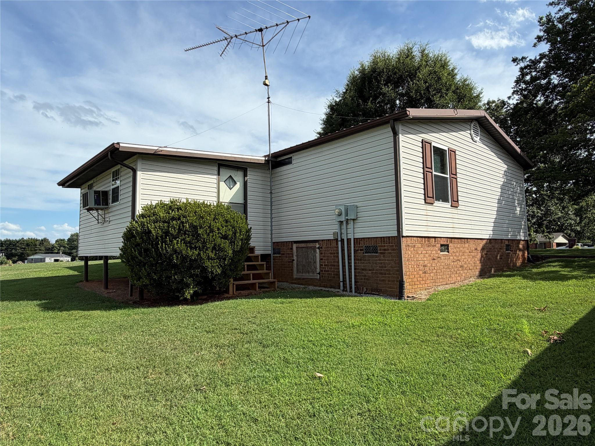 5720 Skyway Drive — Conover
