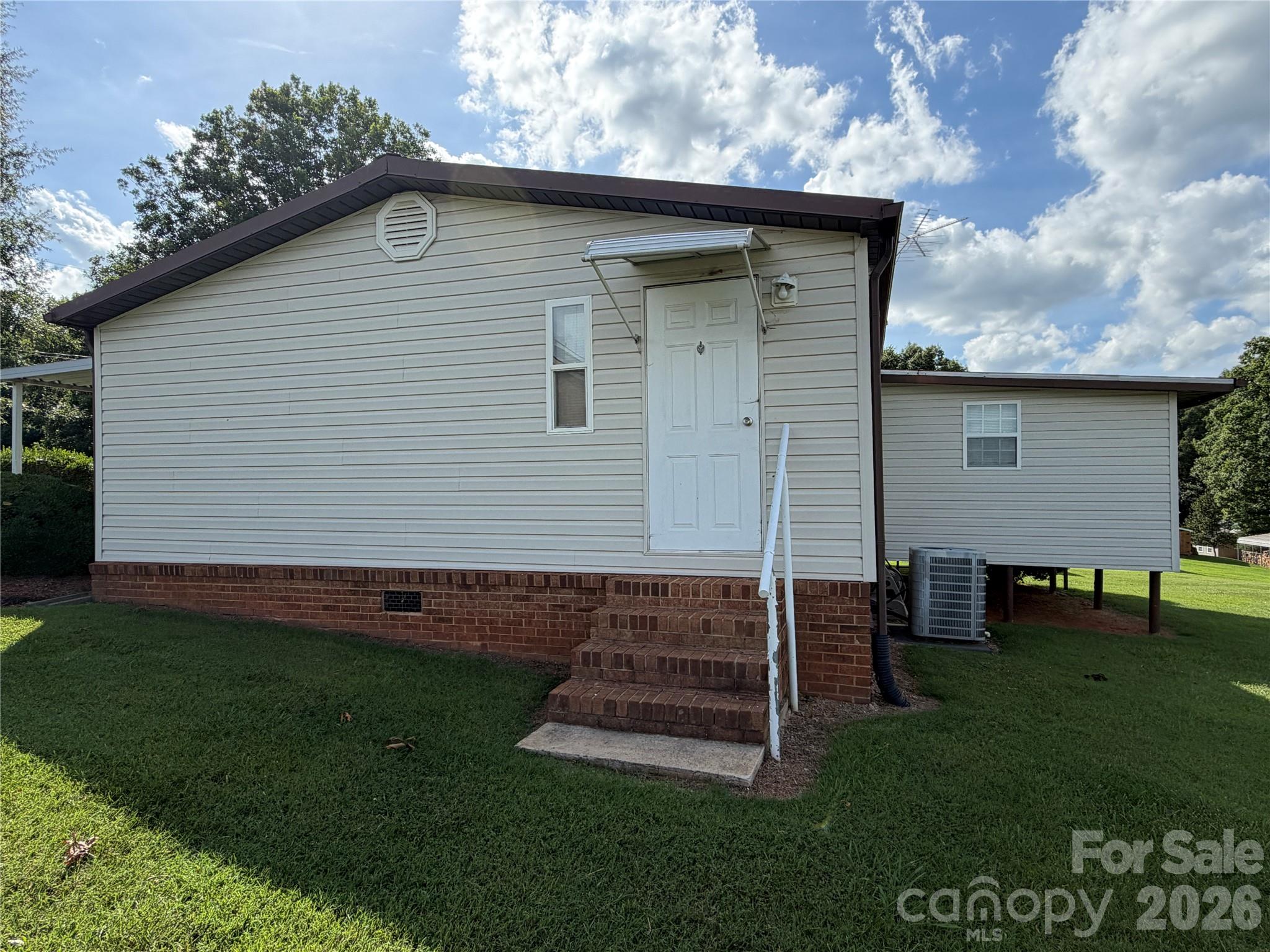 5720 Skyway Drive — Conover