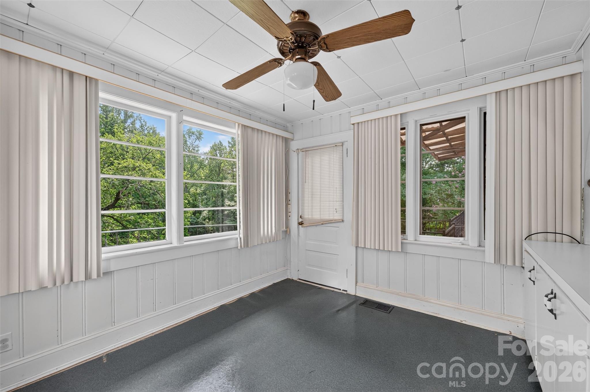 311 33rd Street Drive SE — Hickory