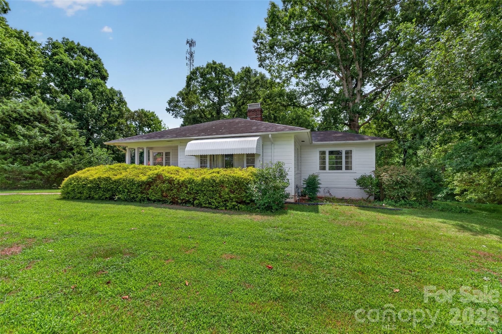 311 33rd Street Drive SE — Hickory