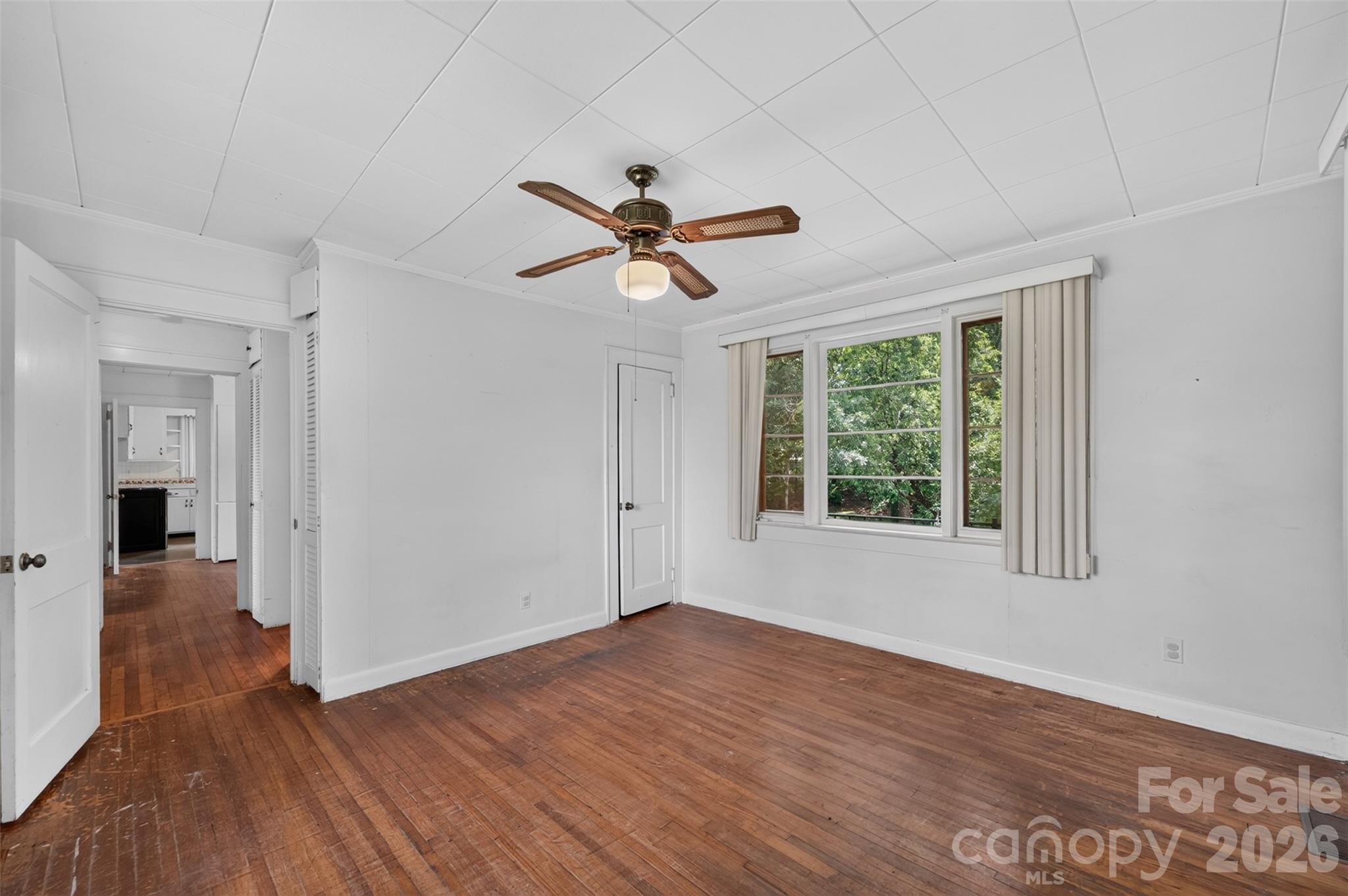 311 33rd Street Drive SE — Hickory