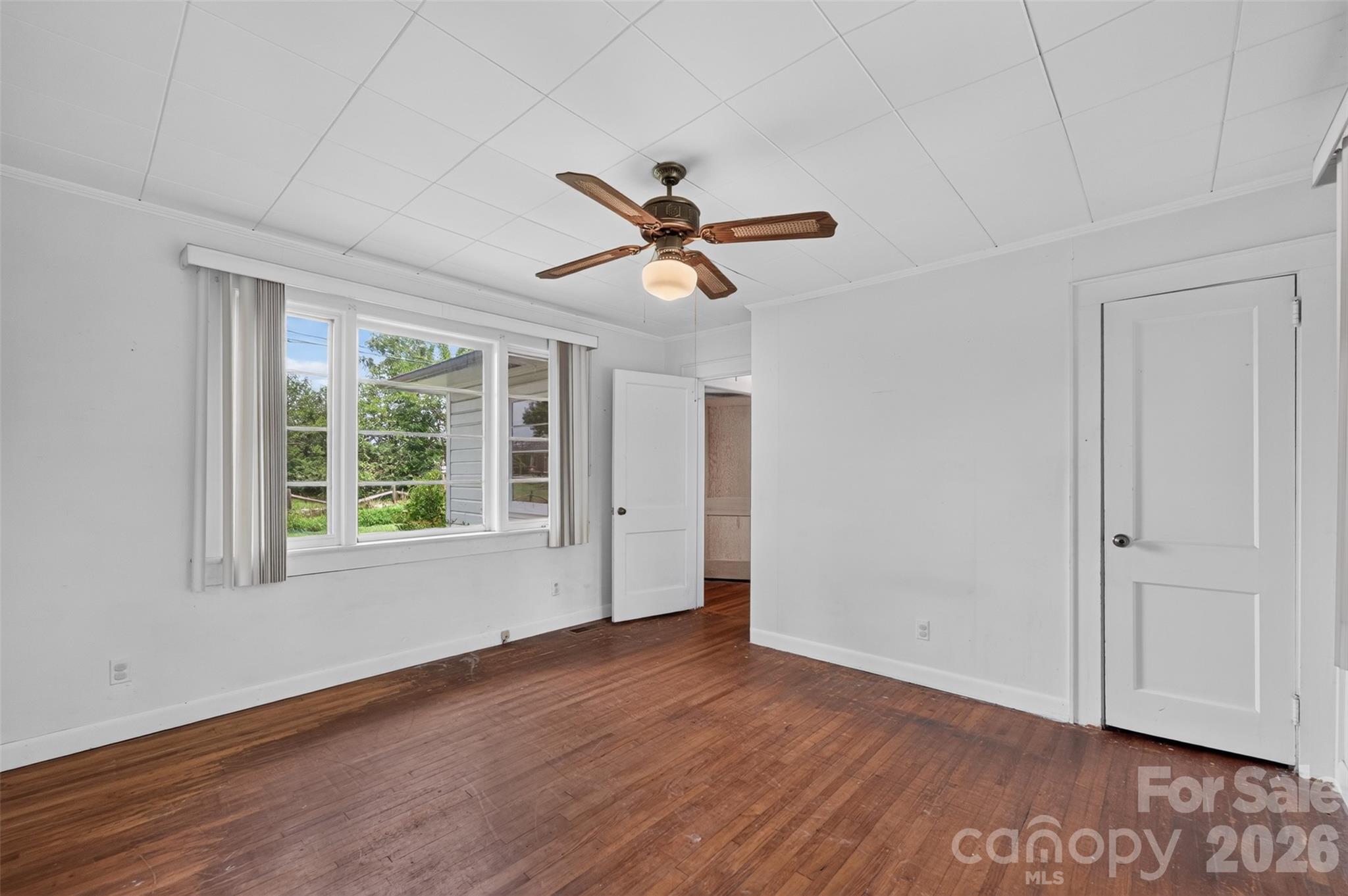 311 33rd Street Drive SE — Hickory