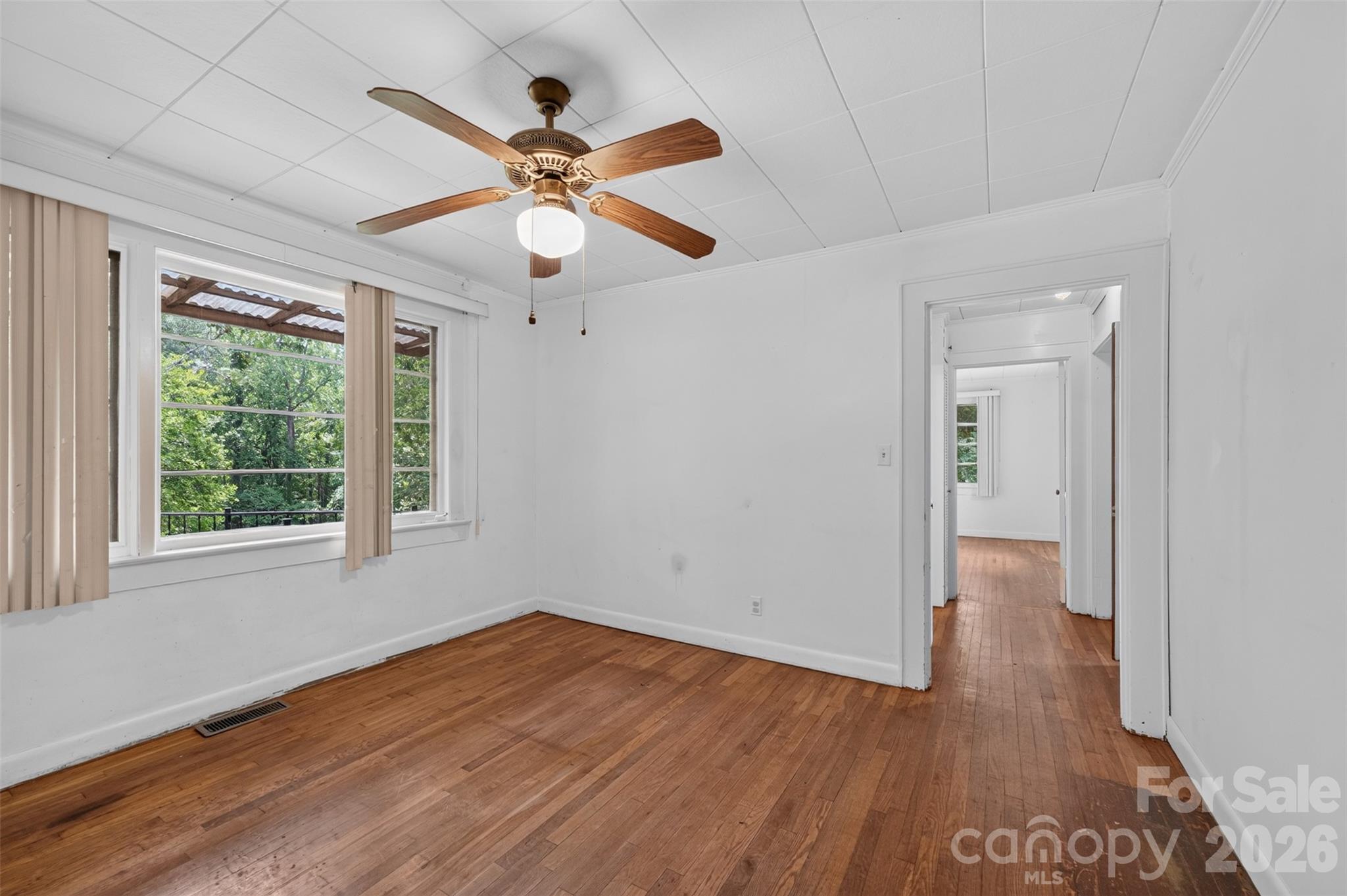 311 33rd Street Drive SE — Hickory