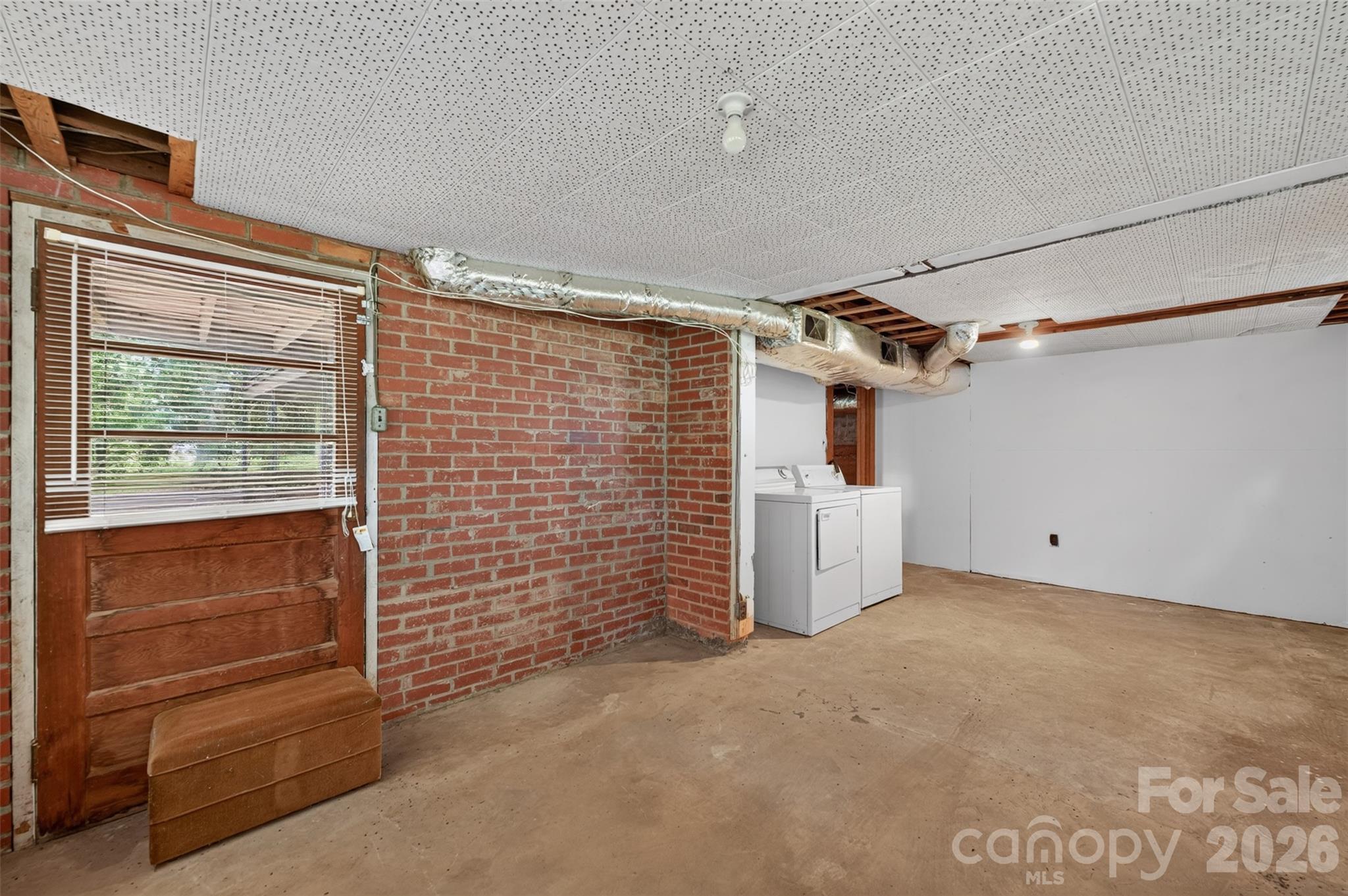 311 33rd Street Drive SE — Hickory