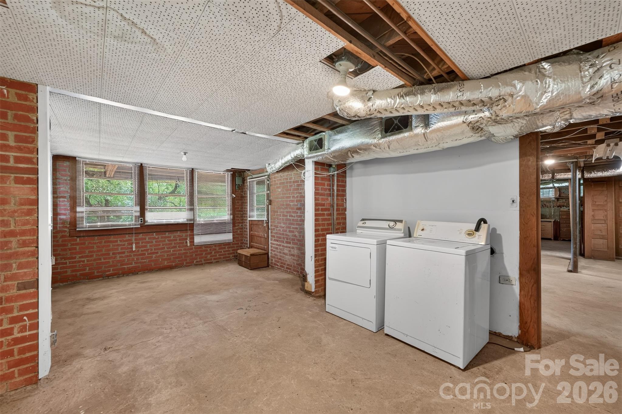 311 33rd Street Drive SE — Hickory