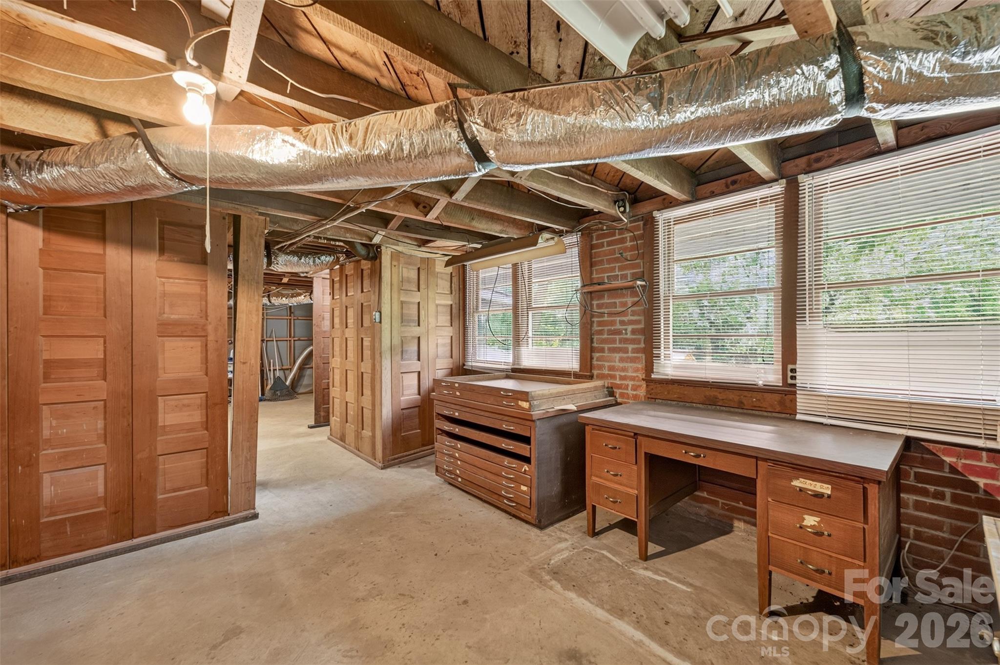311 33rd Street Drive SE — Hickory